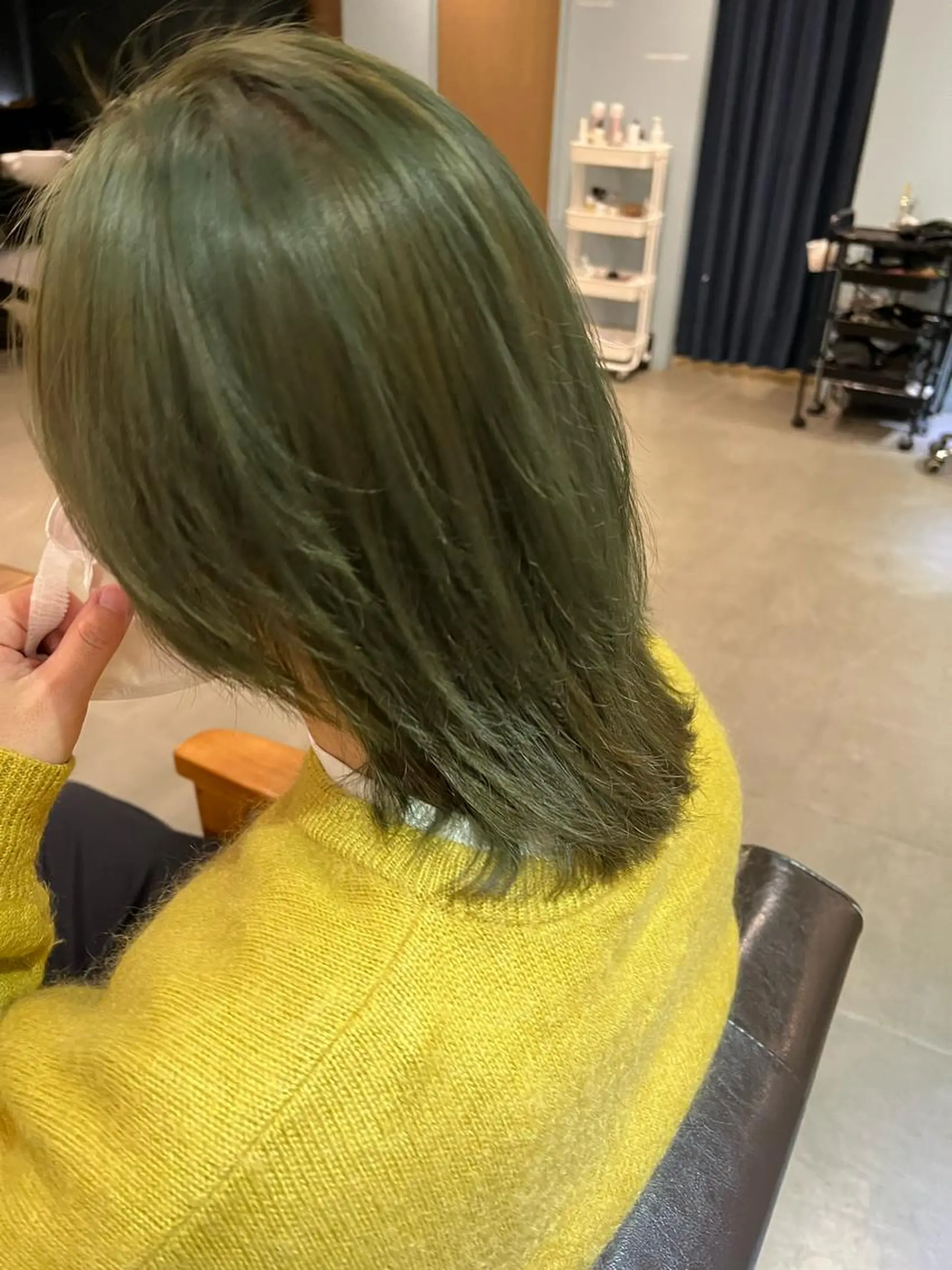 セミロング カラー 中井 一葉のヘアスタイル