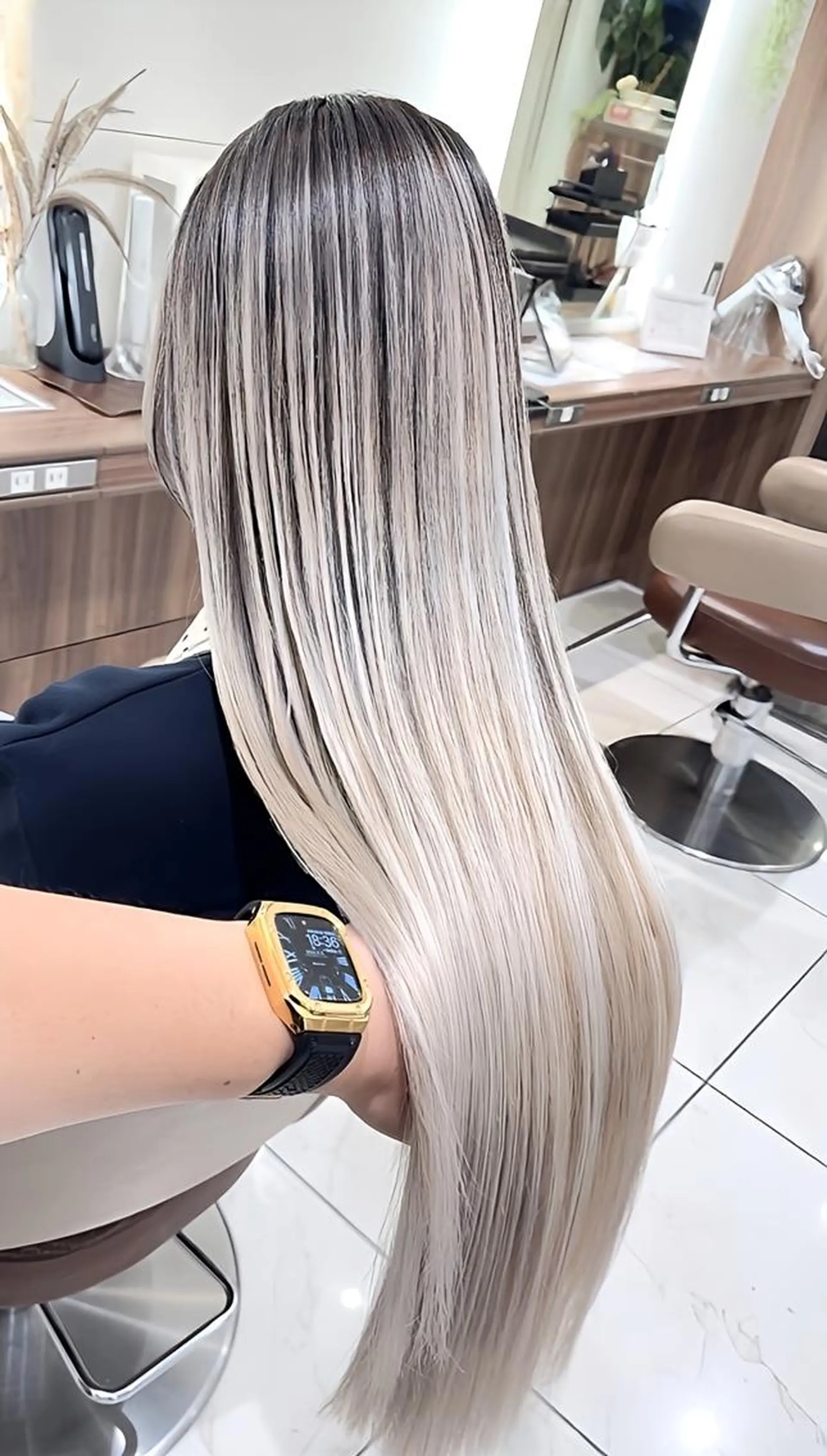 セミロング カラー ブリーチ 髪質改善 ヘアカラー 渡邊楓果／髪質改善 ブリーチ/カラーのヘアスタイル