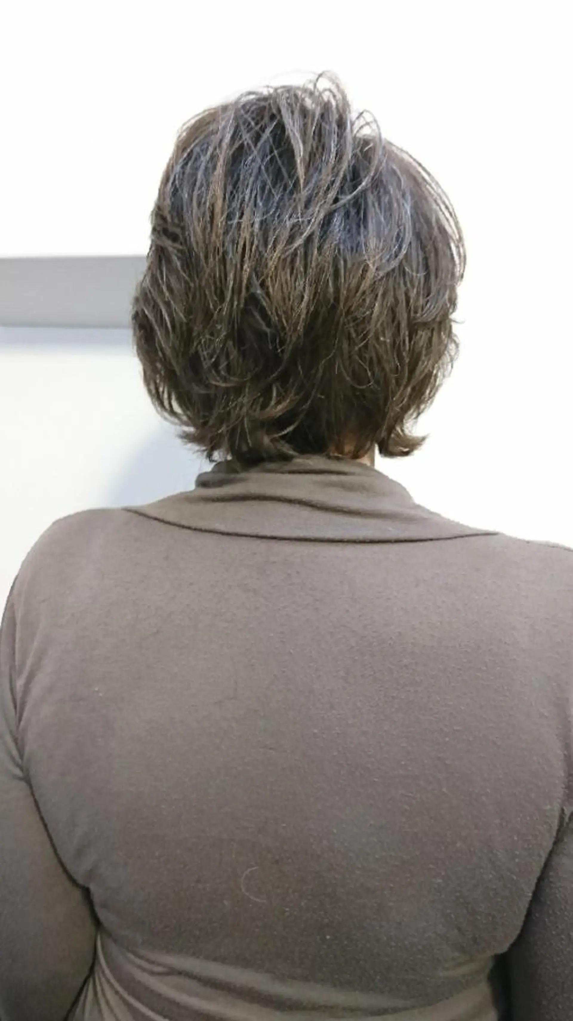 ミディアム 齋藤 愛美のヘアスタイル