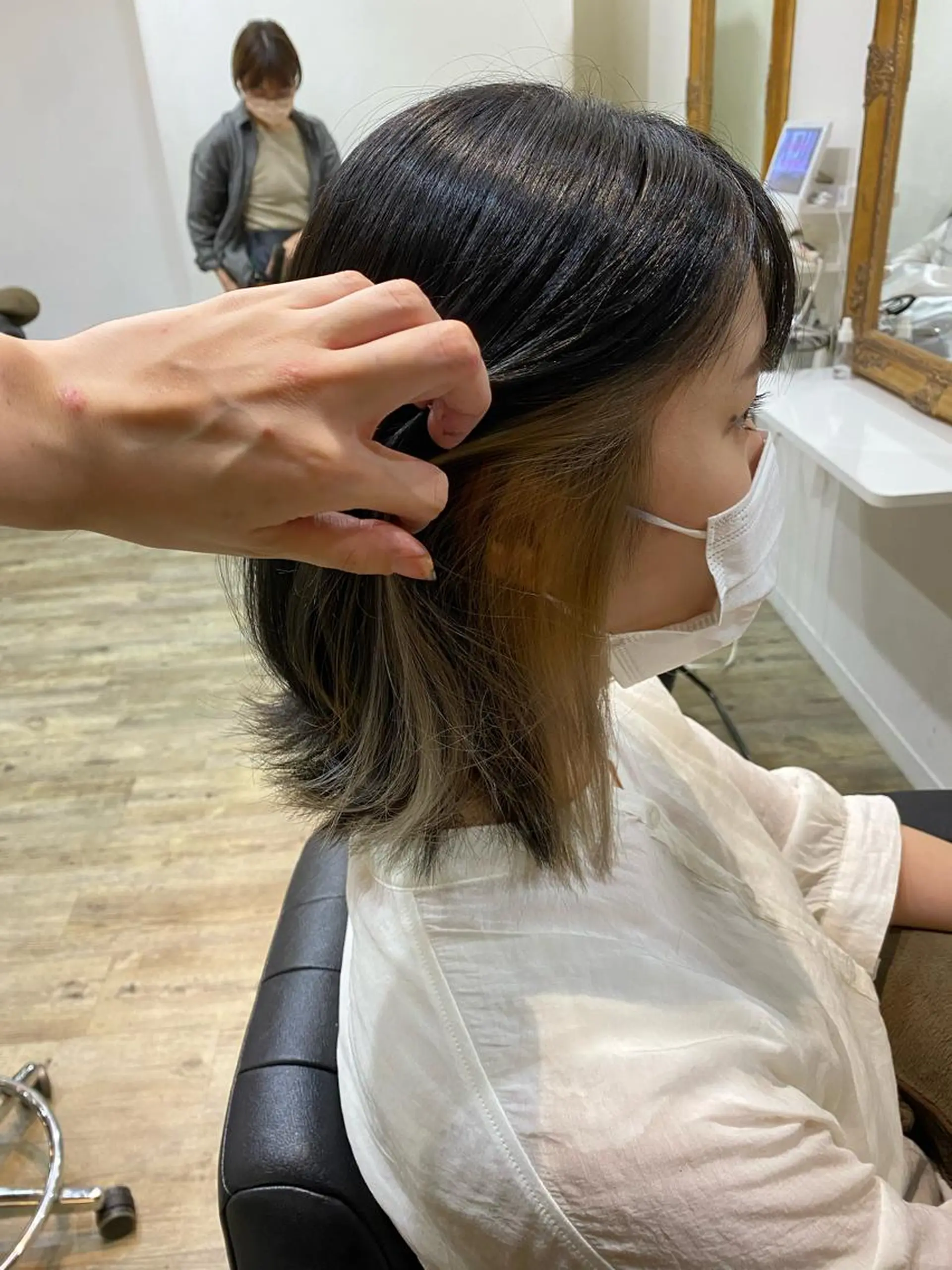 カラー インナーカラー Ashanti 磯崎のヘアスタイル