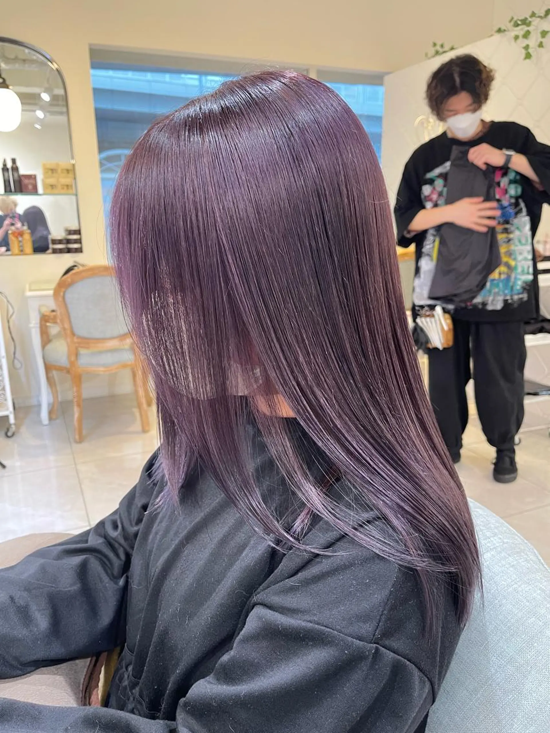 カラー ヘアカラー トリートメント 濱田輝レイヤー 韓国風 ハイトーンのヘアスタイル