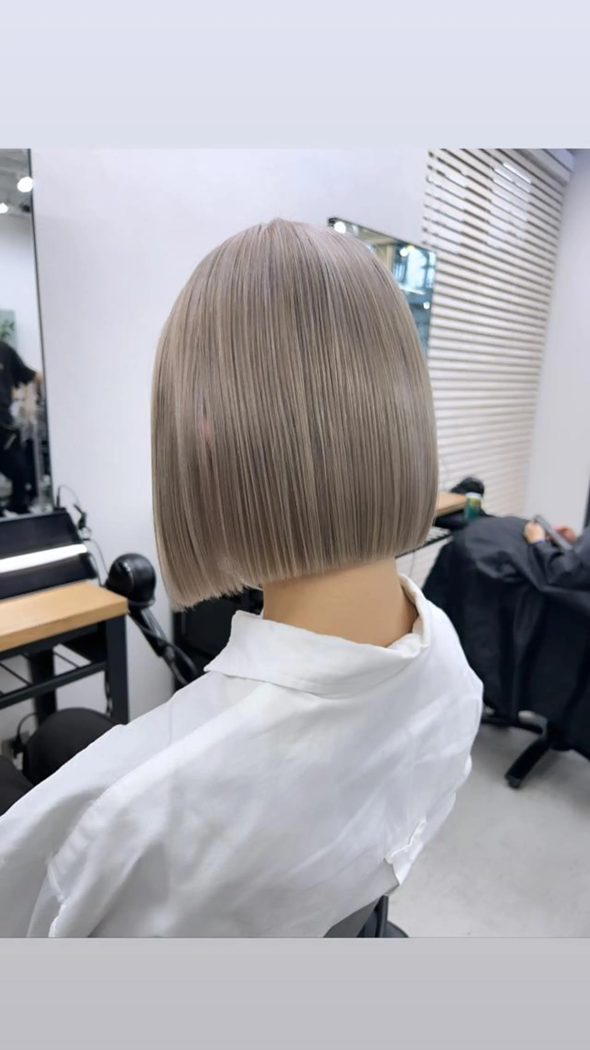 ミディアム カラー ベージュカラー ホワイトベージュ ボブ 🧸艶々韓国ヘア 🧁mizunaのヘアスタイル