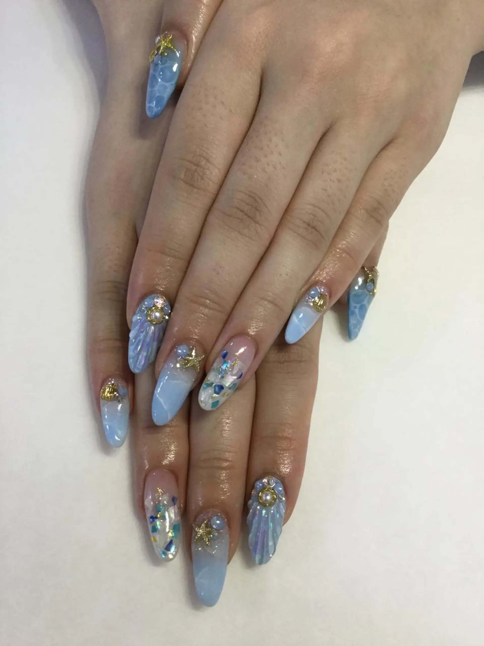 ネイル ハンドネイル 💎🐰 saki. m 🐰💎のネイルデザイン