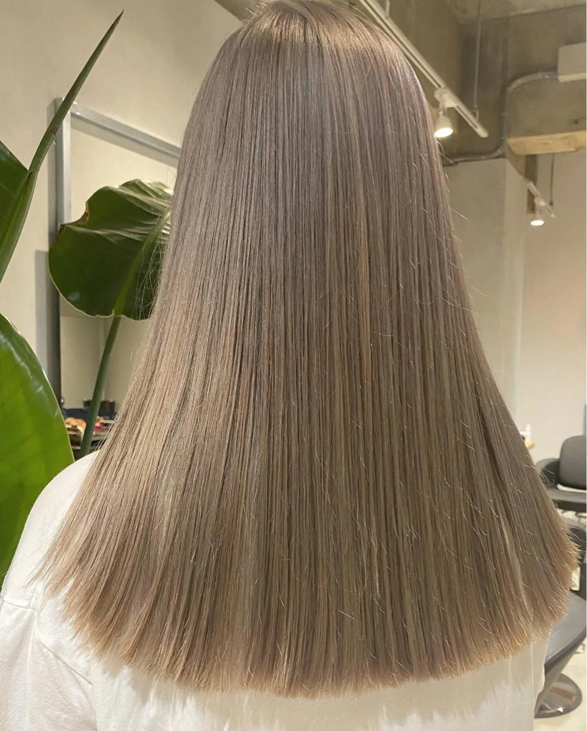 ミディアム カラー ハイトーン/ ボブ 中村麟のヘアスタイル