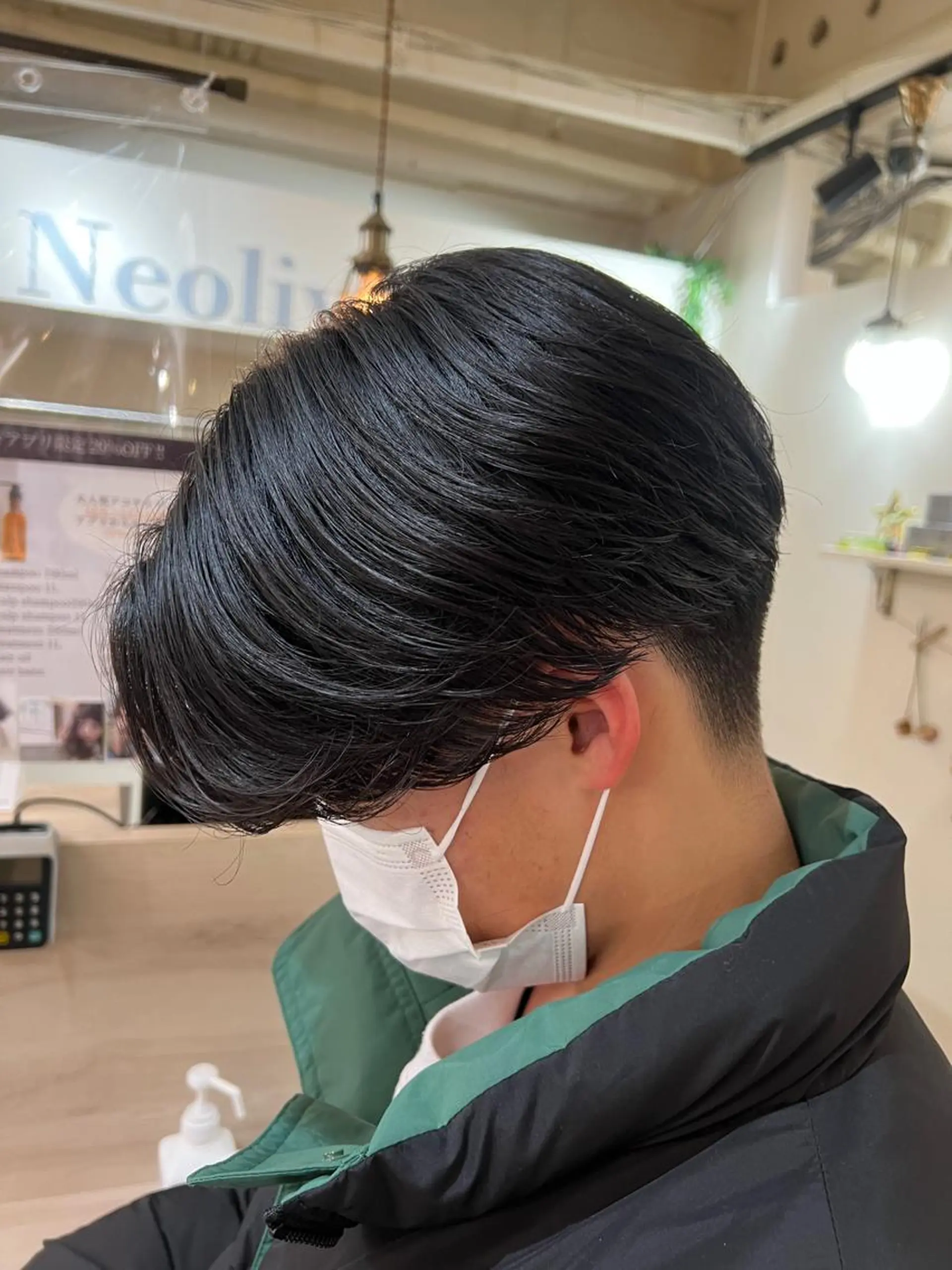 ミディアム パーマ メンズ センターパート メンズカットパーマ ✂️ JOYAのヘアスタイル