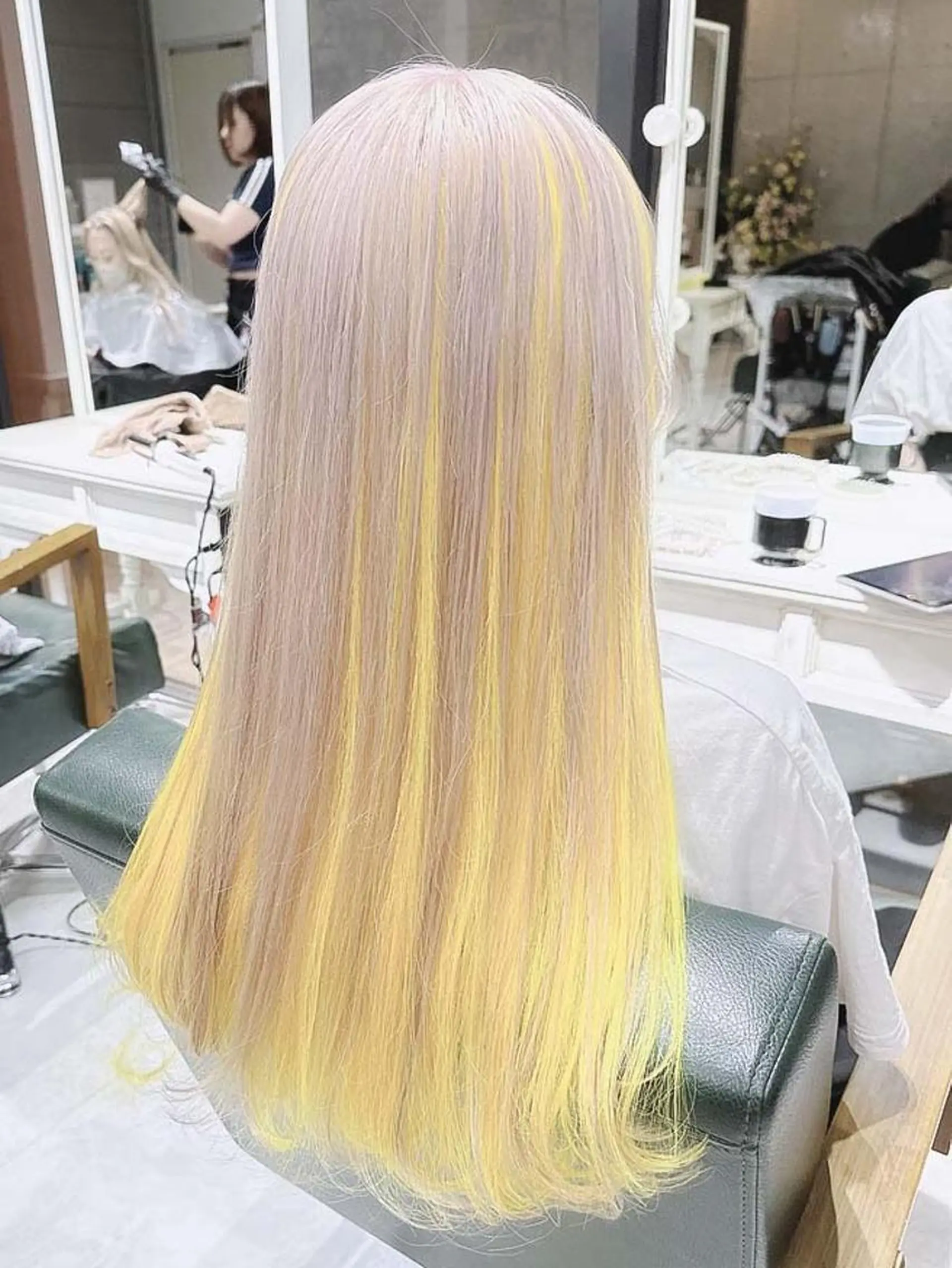 ロング カラー ヘアアレンジ ブリーチ ケアブリーチ 透明感カラー デザインカラー ハイトーンカラー Days 透明感カラーのヘアスタイル