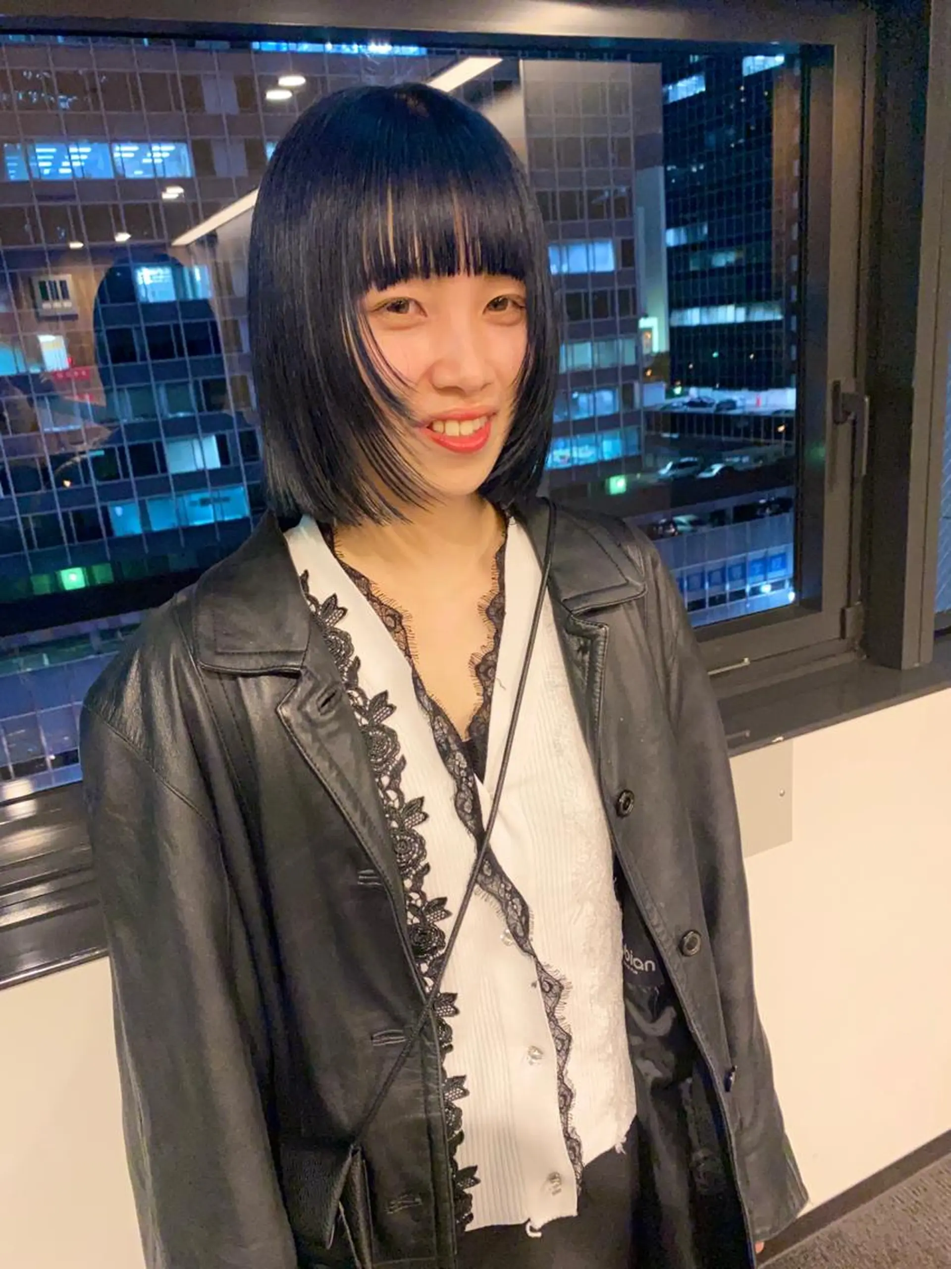 ショート カラー パーマ ヘアアレンジ デザインカラー/ボブ ブリーチカラー/ユリのヘアスタイル