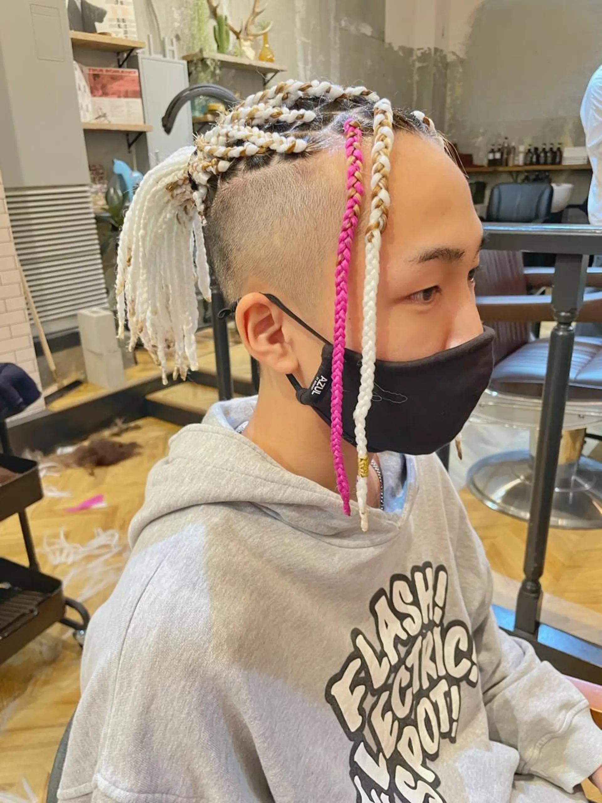 ヘアアレンジ メンズ シールエクステ メンズブリーチ メンズハイライト メンズハイトーン メンズインナーカラー エクステ指名No.1 【店長】橘田のヘアスタイル