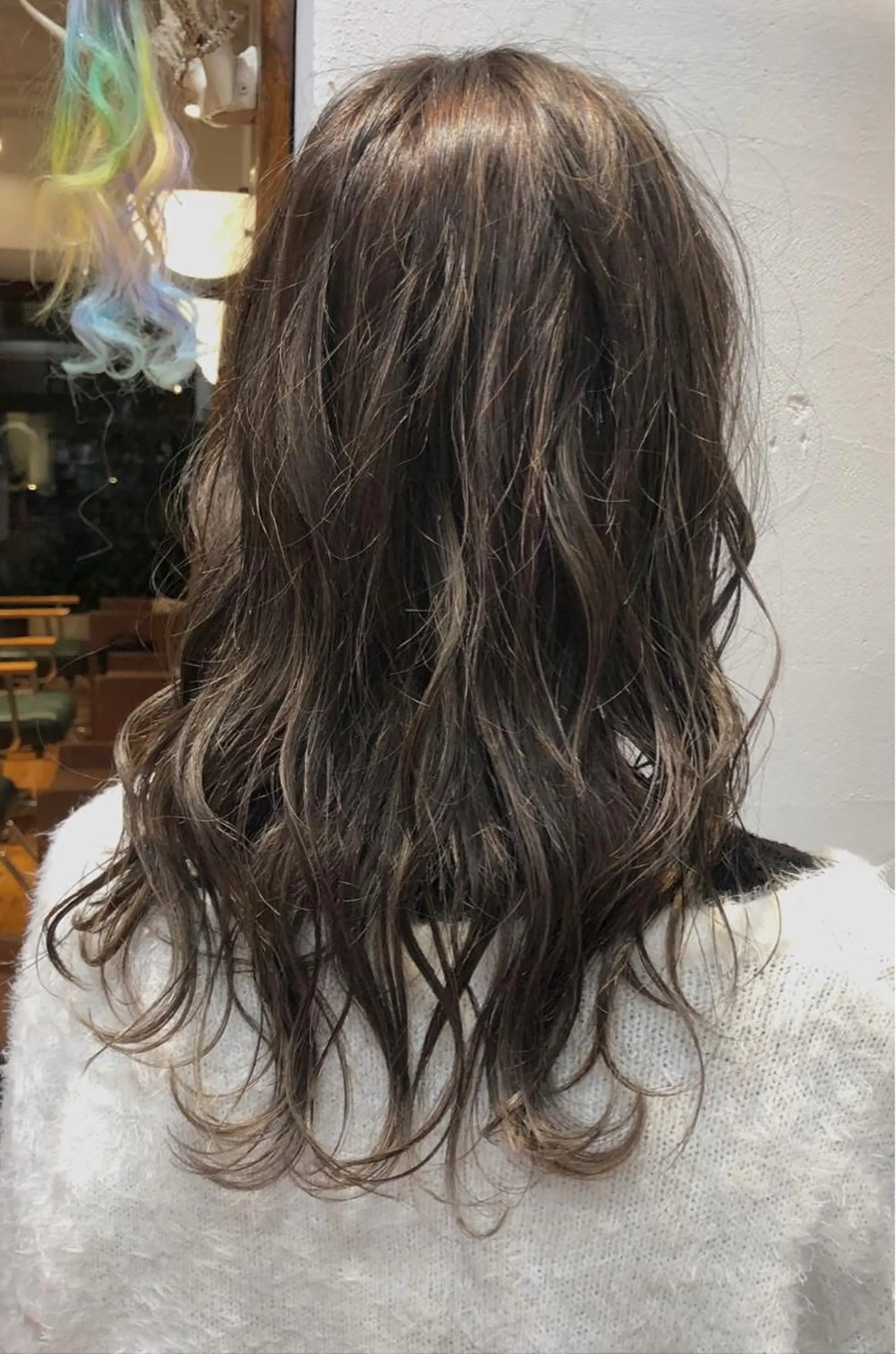 セミロング カラー ベージュカラー ハイライトカラー ハイライト 360°キレイな ショートカットのヘアスタイル