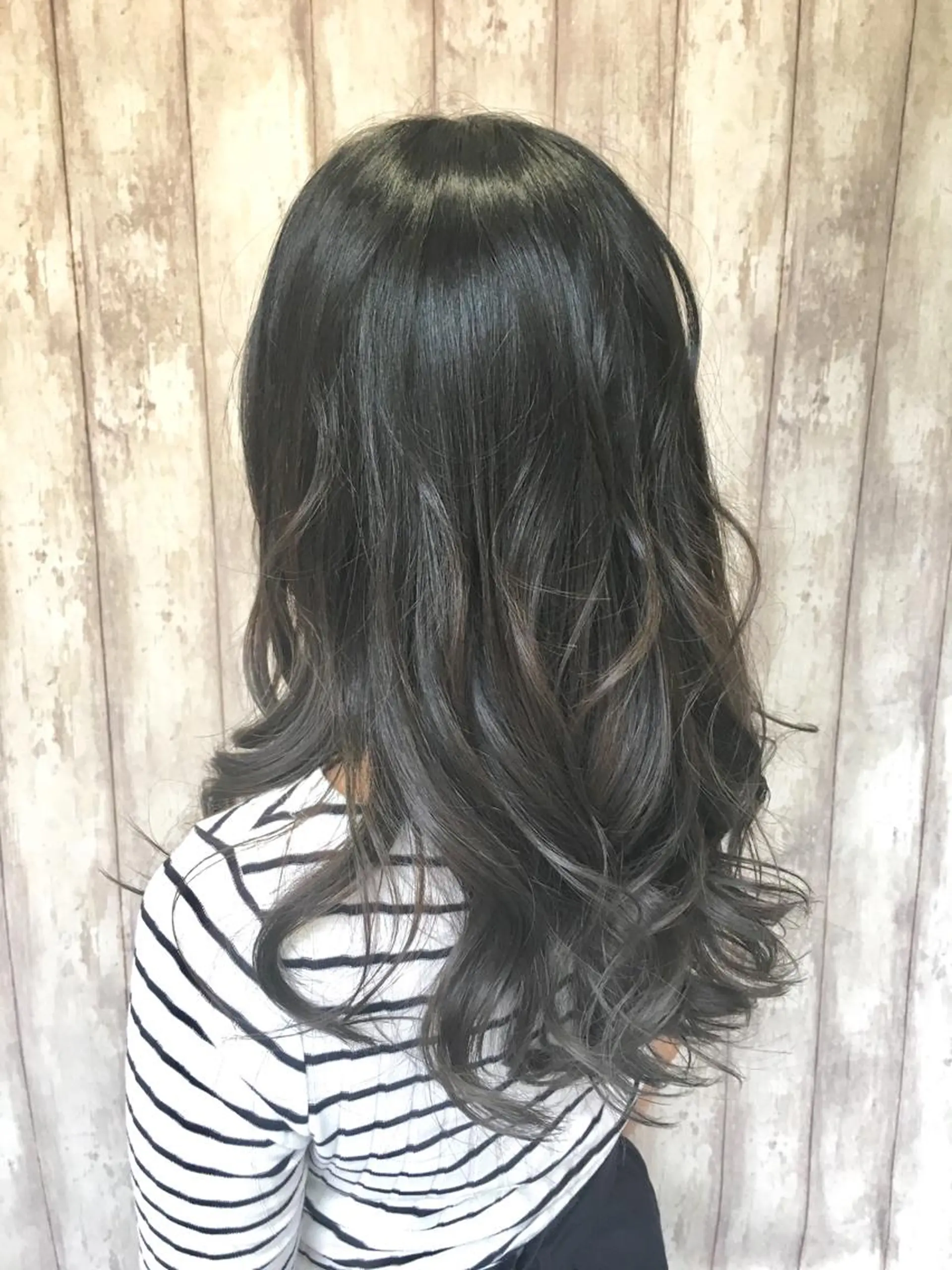 ロング カラー グレージュ トップスタイリスト 小澤純一のヘアスタイル