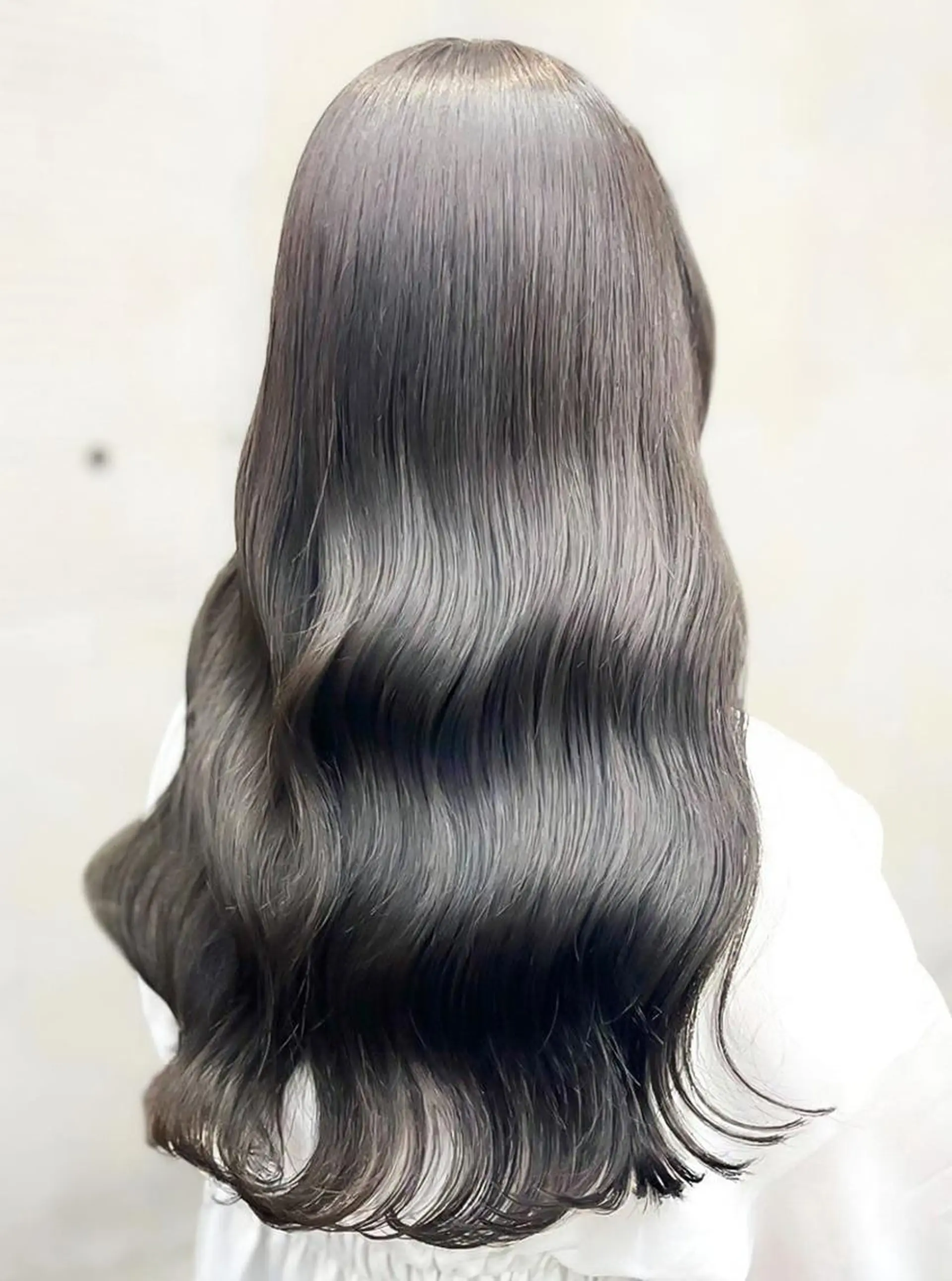 ロング カット トリートメント 村岡彩優/松本 /ブリーチ/艶カラーのヘアスタイル