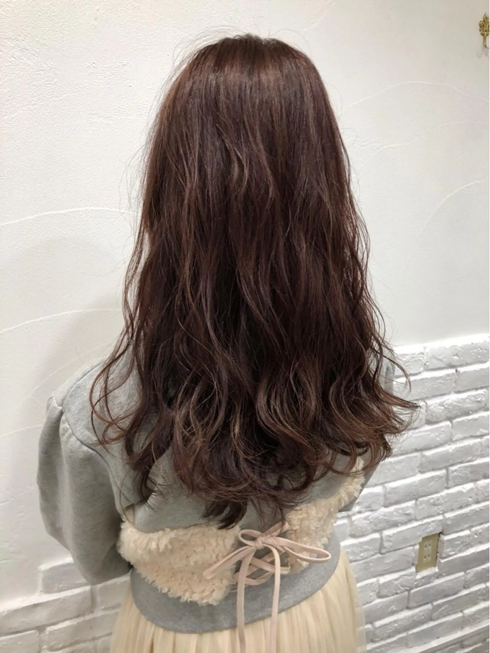 ロング カラー パーマ ヘアアレンジ メンズ キッズ ネイル マツエク・マツパ ブラウンカラー カラーマツエク ブラウン 💟Chloe原宿店 🩶ハイトーンのヘアスタイル