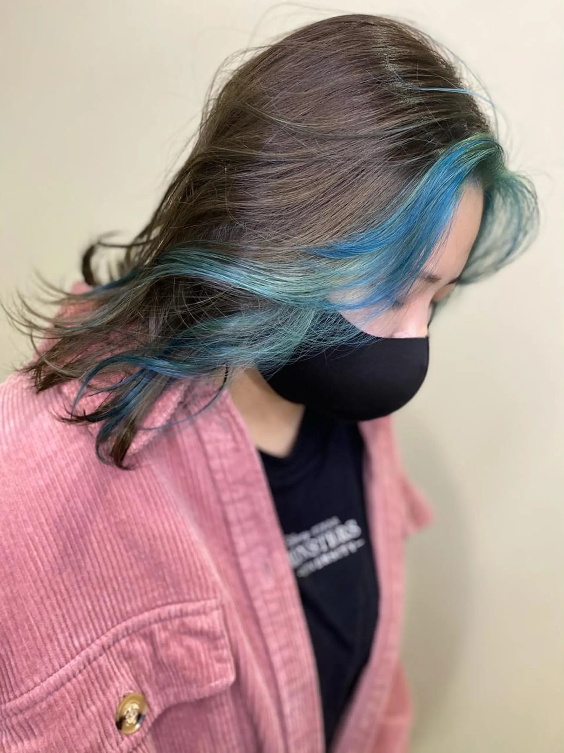 ミディアム ミストバング カット トリートメント 岡本 沙帆のヘアスタイル