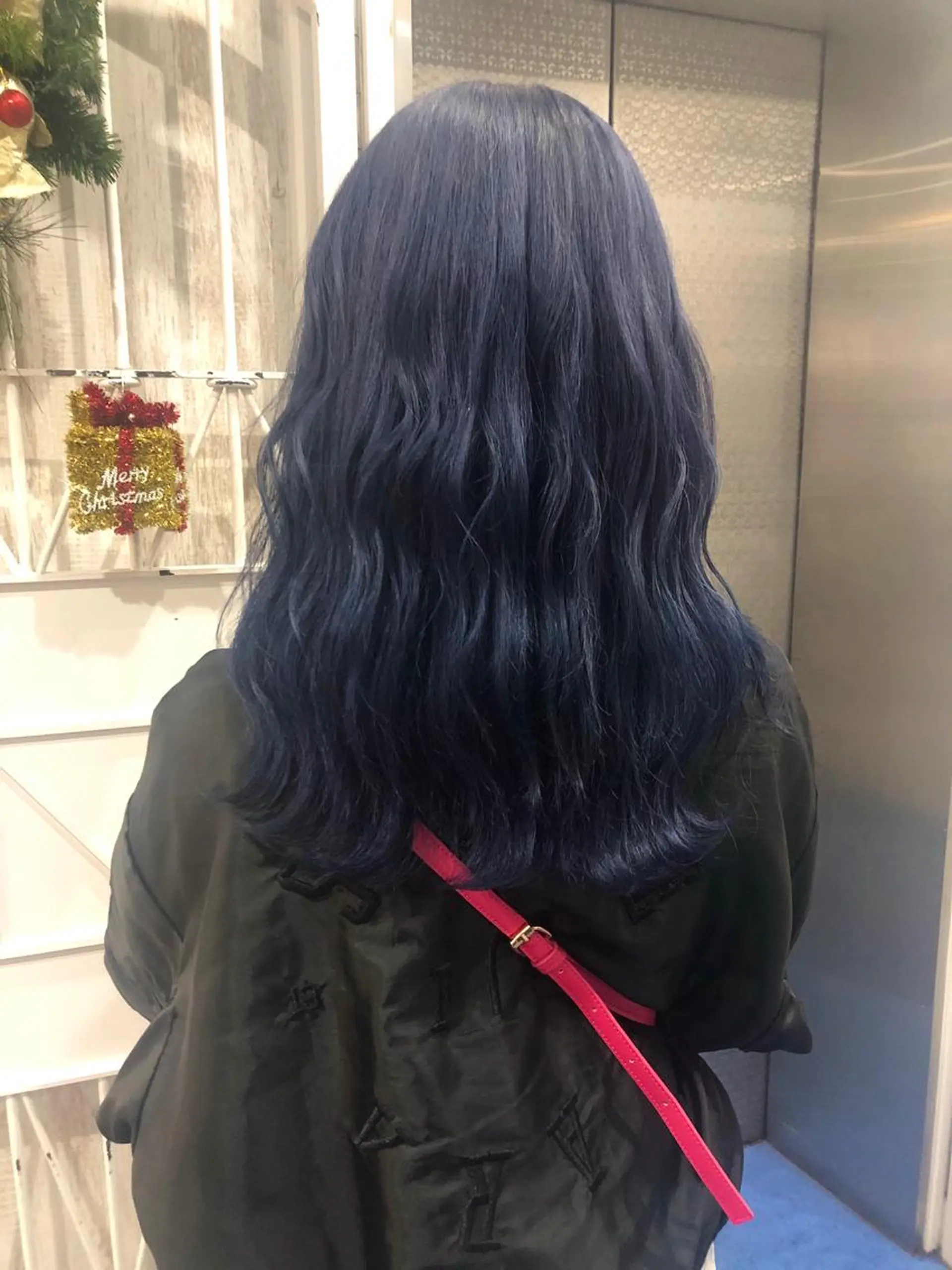 カラー white.梅田 デザインカラー🦄のヘアスタイル