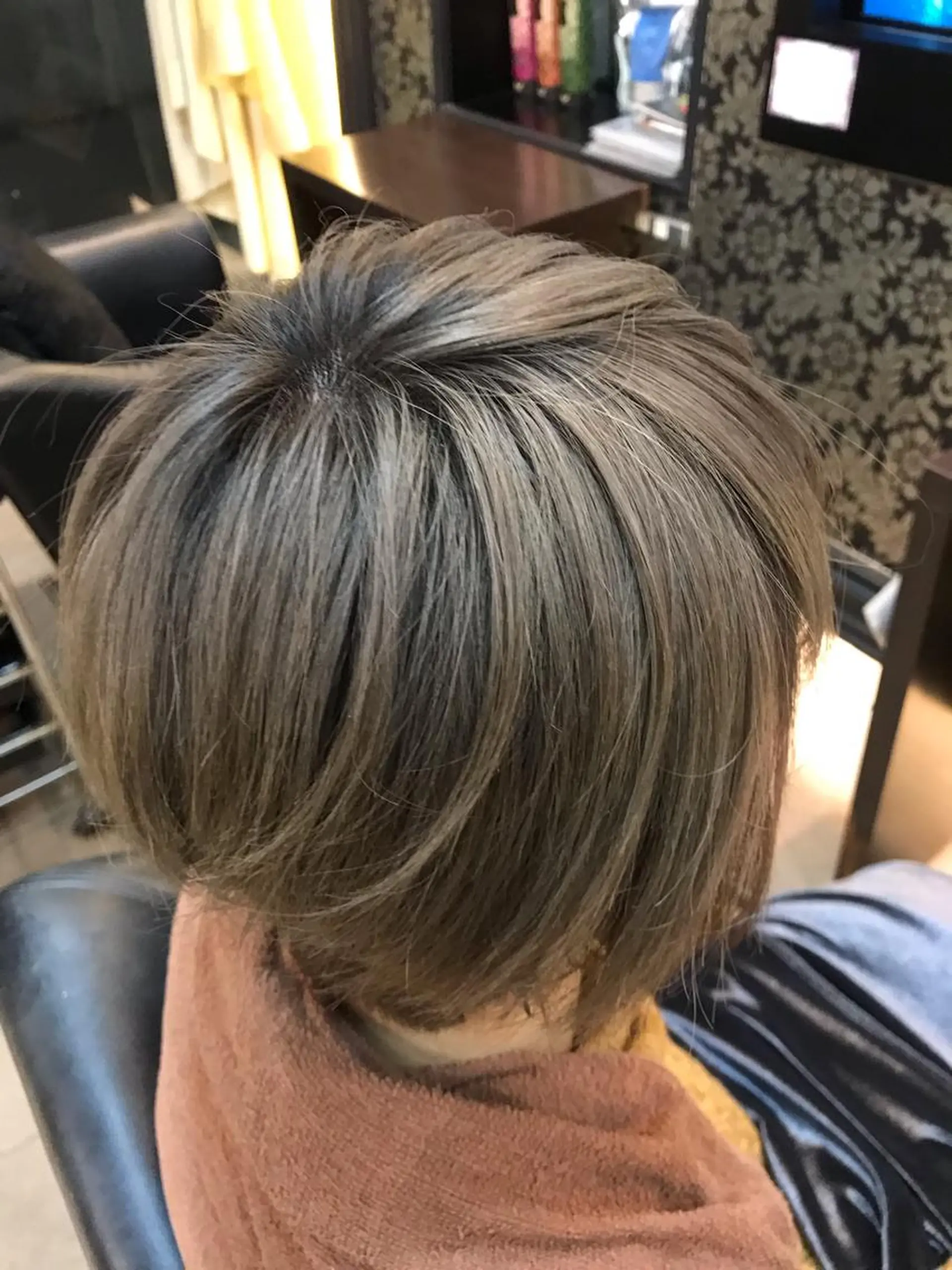 ショート カラー ブリーチ グレージュ 溝口 和弘のヘアスタイル