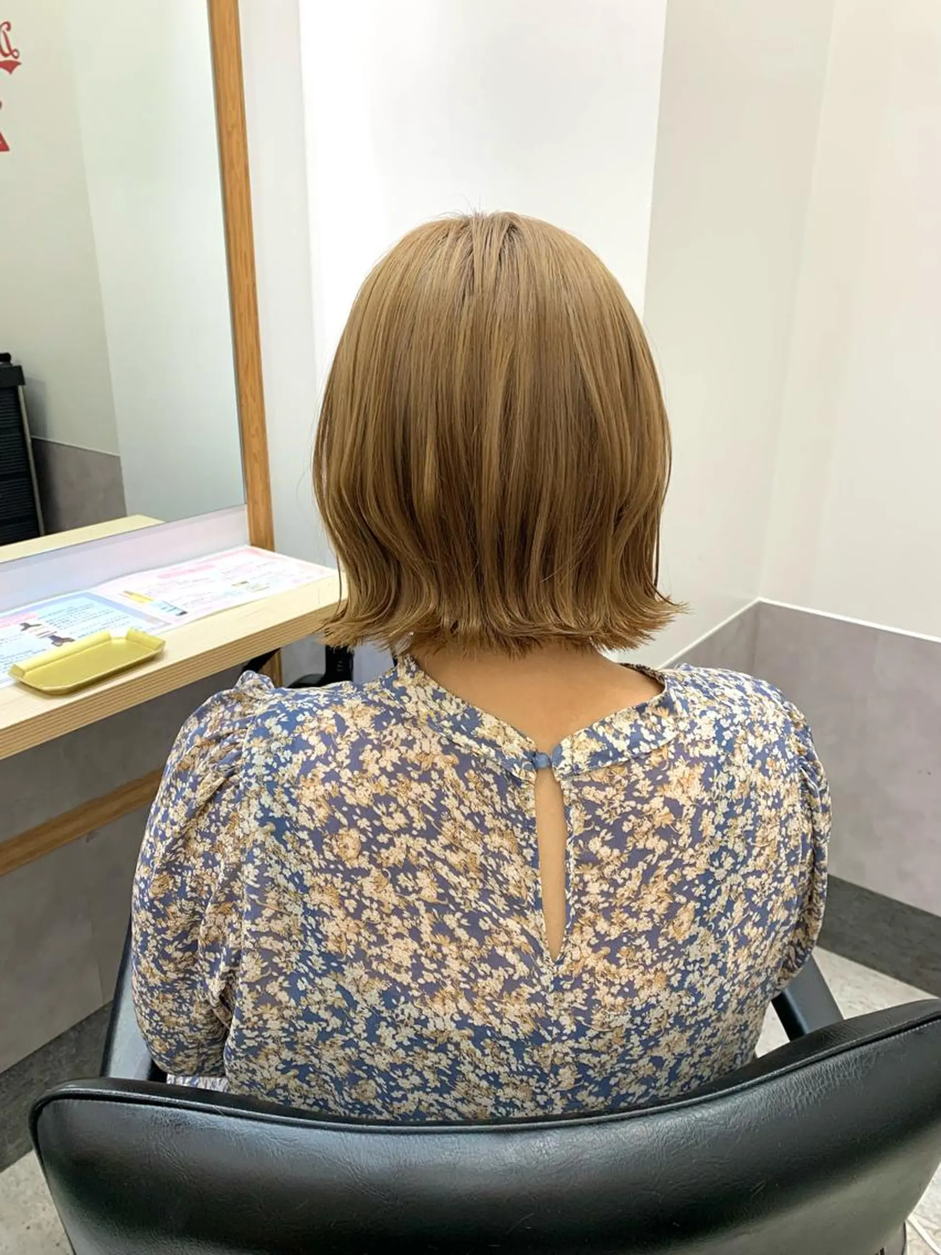 ミディアム ボブ カット トリートメント SAKINO． ベージュカラーのヘアスタイル