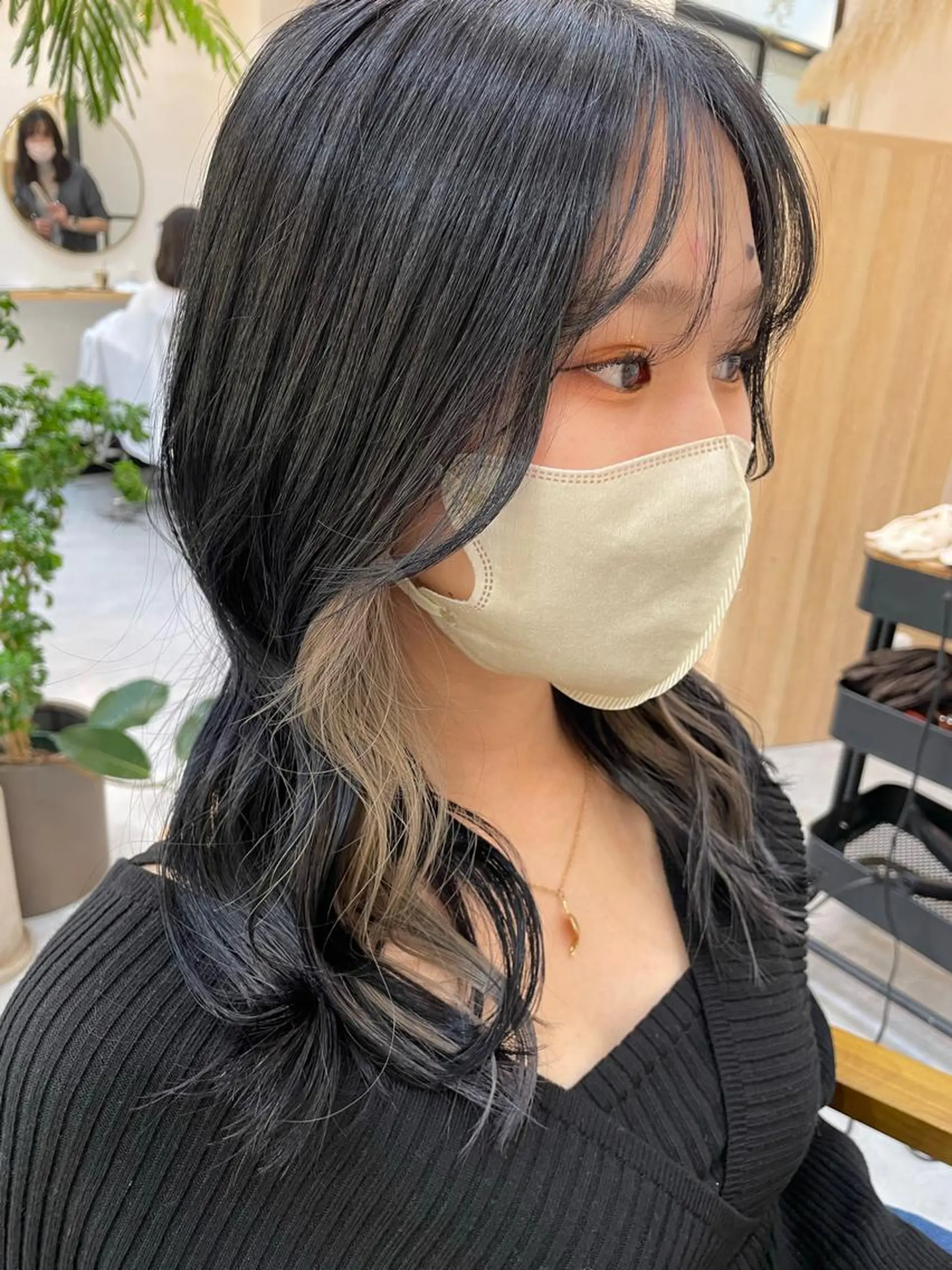 セミロング カラー 高梨 菜々のヘアスタイル