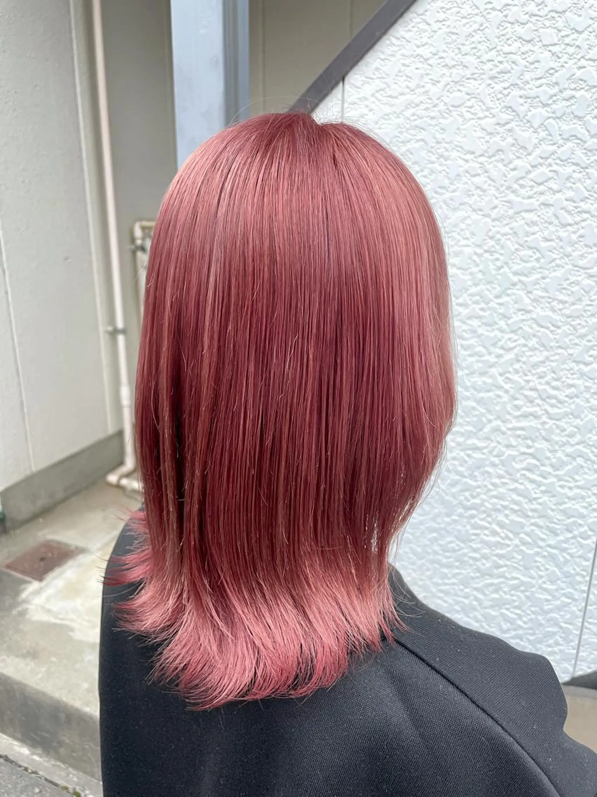 ミディアム カラー ダブルカラー インナーカラー ピンクカラー インナーカラー 推し ブリーチ  髪質改善のヘアスタイル