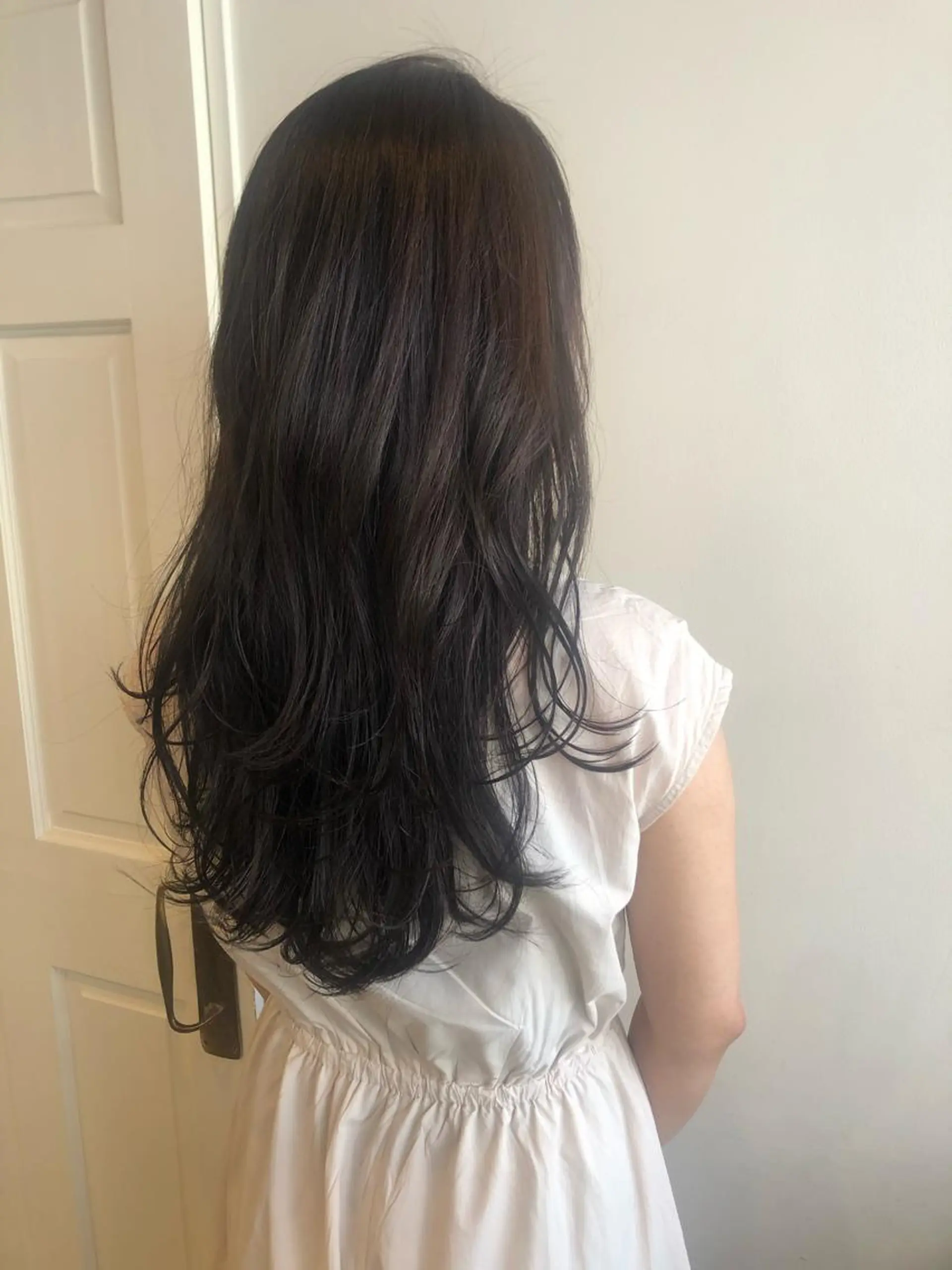 ロング カラー カット ヘアカラー トリートメント MIOベージュカラー 柔らかいカラーのヘアスタイル