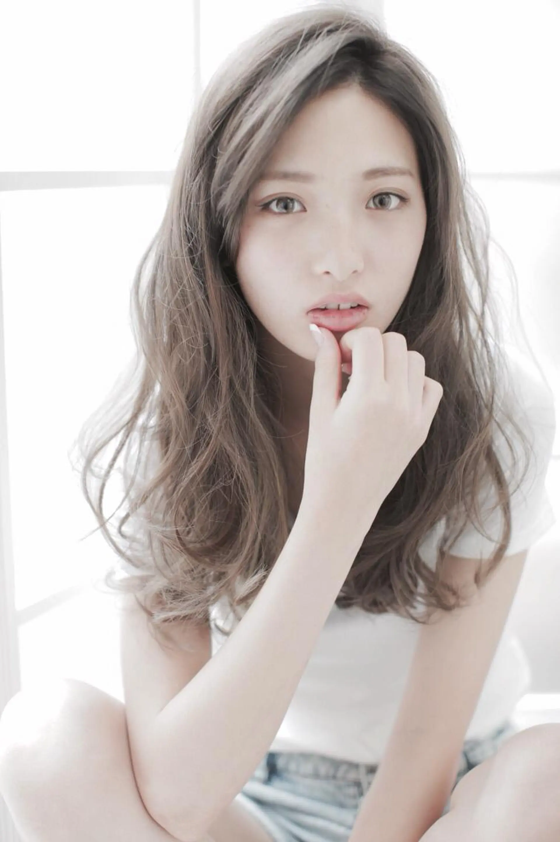 セミロング カラー グレージュ 外国人風カラー Eliss 堀江のヘアスタイル