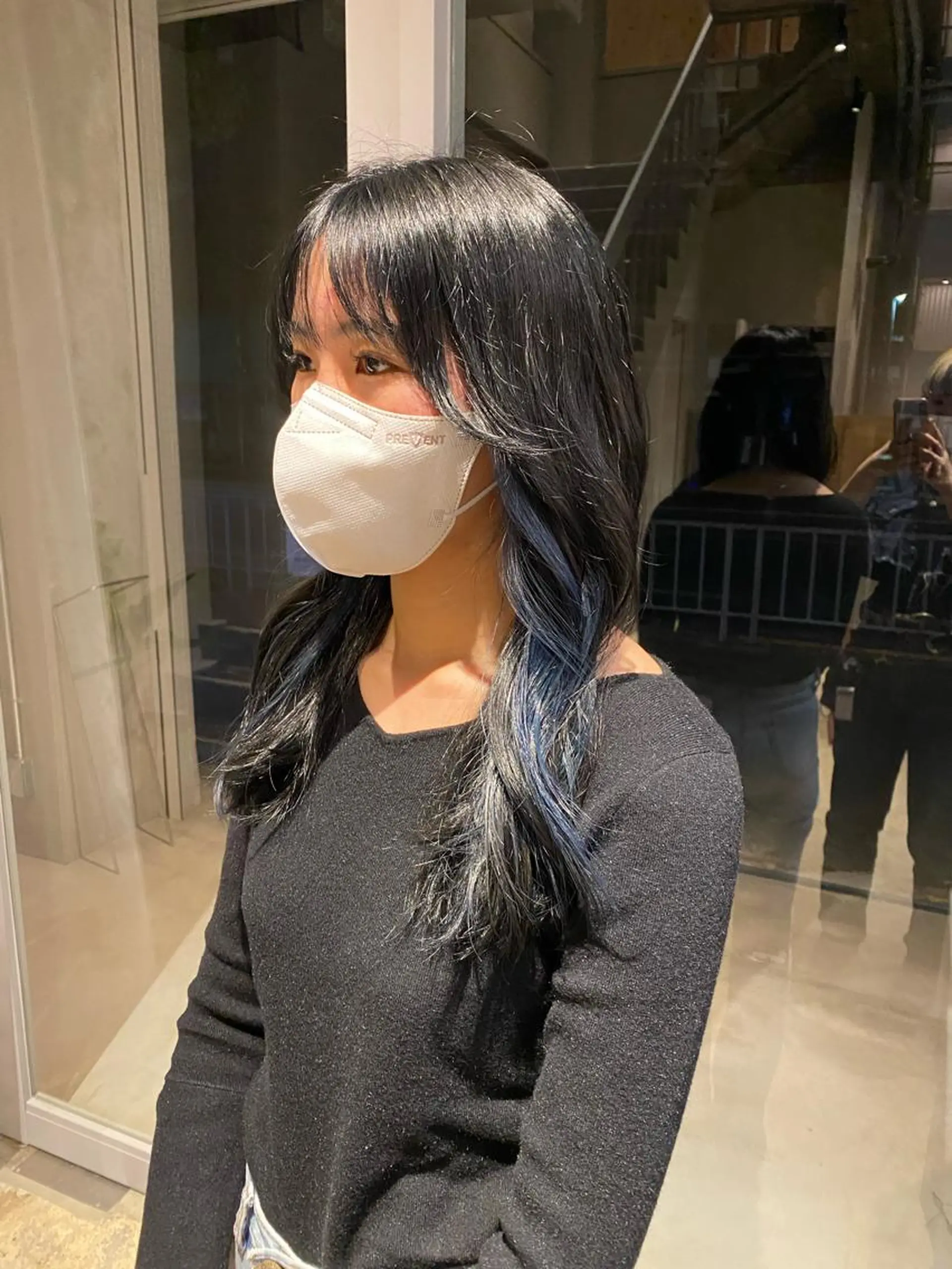 ロング レイヤーカット/ ダブルカラーサクライのヘアスタイル