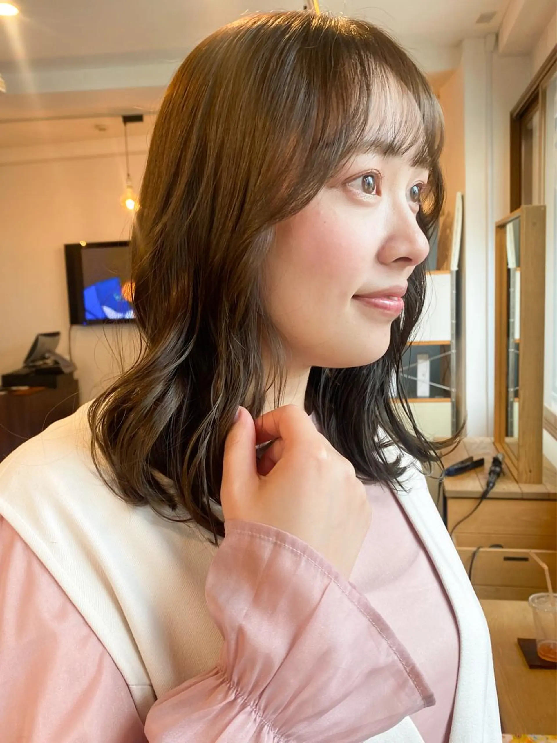 ミディアム カラー グレージュ イルミナカラー オリーブグレージュ オリーブグレー ダメージレスサロン✨ kayo🌱のヘアスタイル