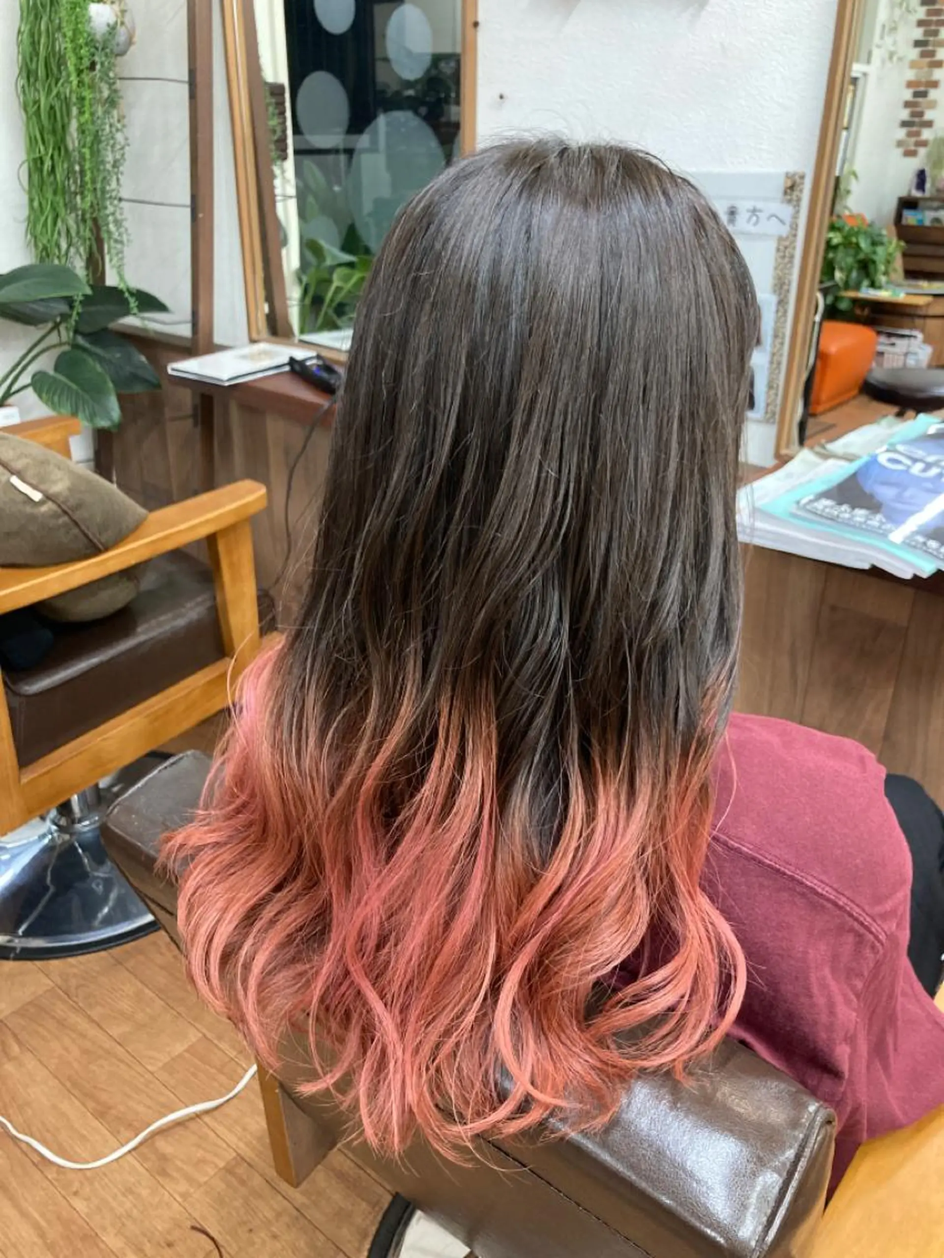 セミロング カラー グラデーションカラー ピンクカラー カット ヘアカラー トリートメント 澤田 拓己のヘアスタイル