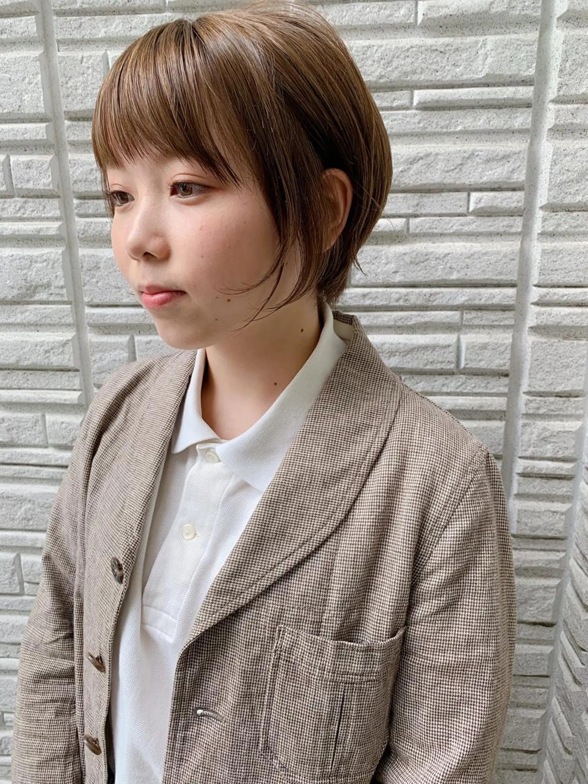 カラー ベージュカラー ブリーチ 柔らかブラウン/顔周 りレイヤー♡ユウシのヘアスタイル