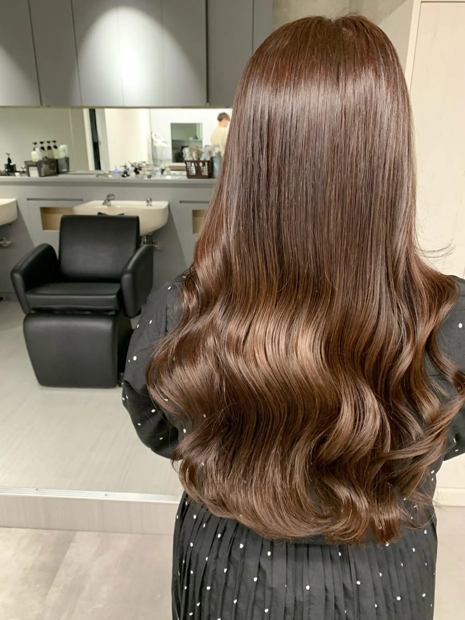 ロング カラー アッシュ ベージュカラー ブリーチ ダブルカラー グラデーションカラー カット ヘアカラー トリートメント ルーチェヘアー 北摂エリアNo.1のヘアスタイル