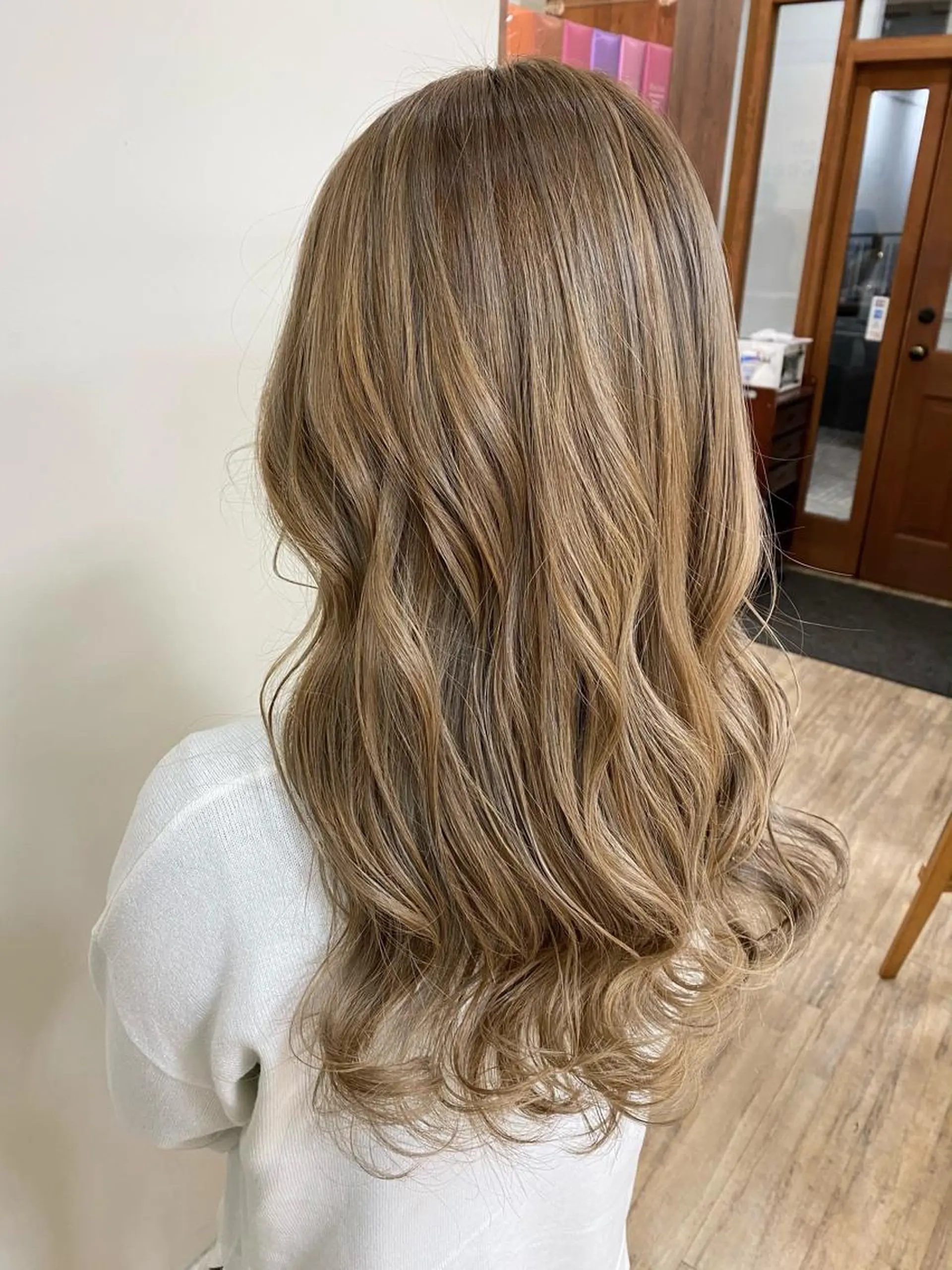 カラー SALOWIN栄 高須大貴のヘアスタイル