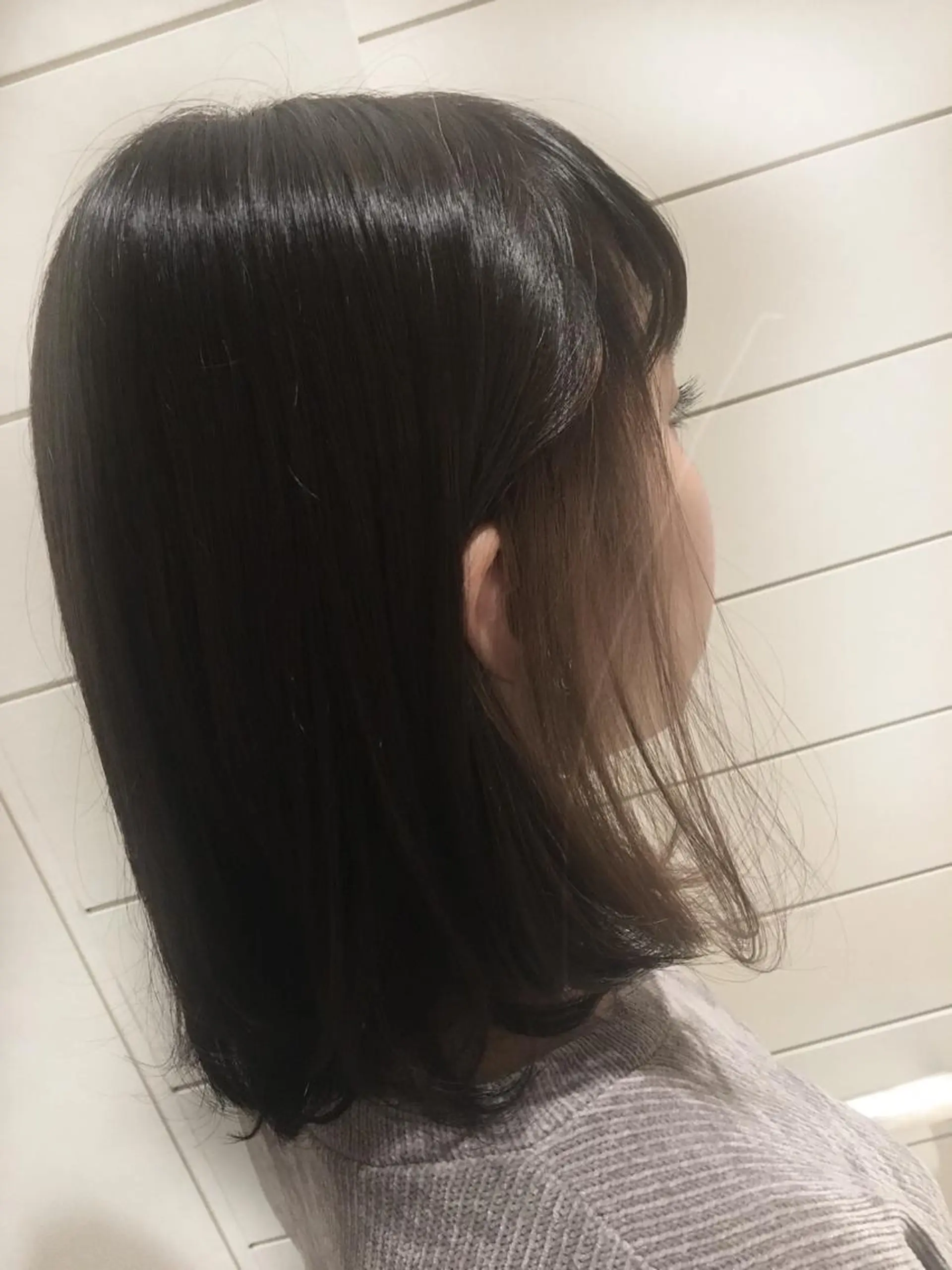 セミロング カラー イヤリングカラー 鍵山 千秋のヘアスタイル