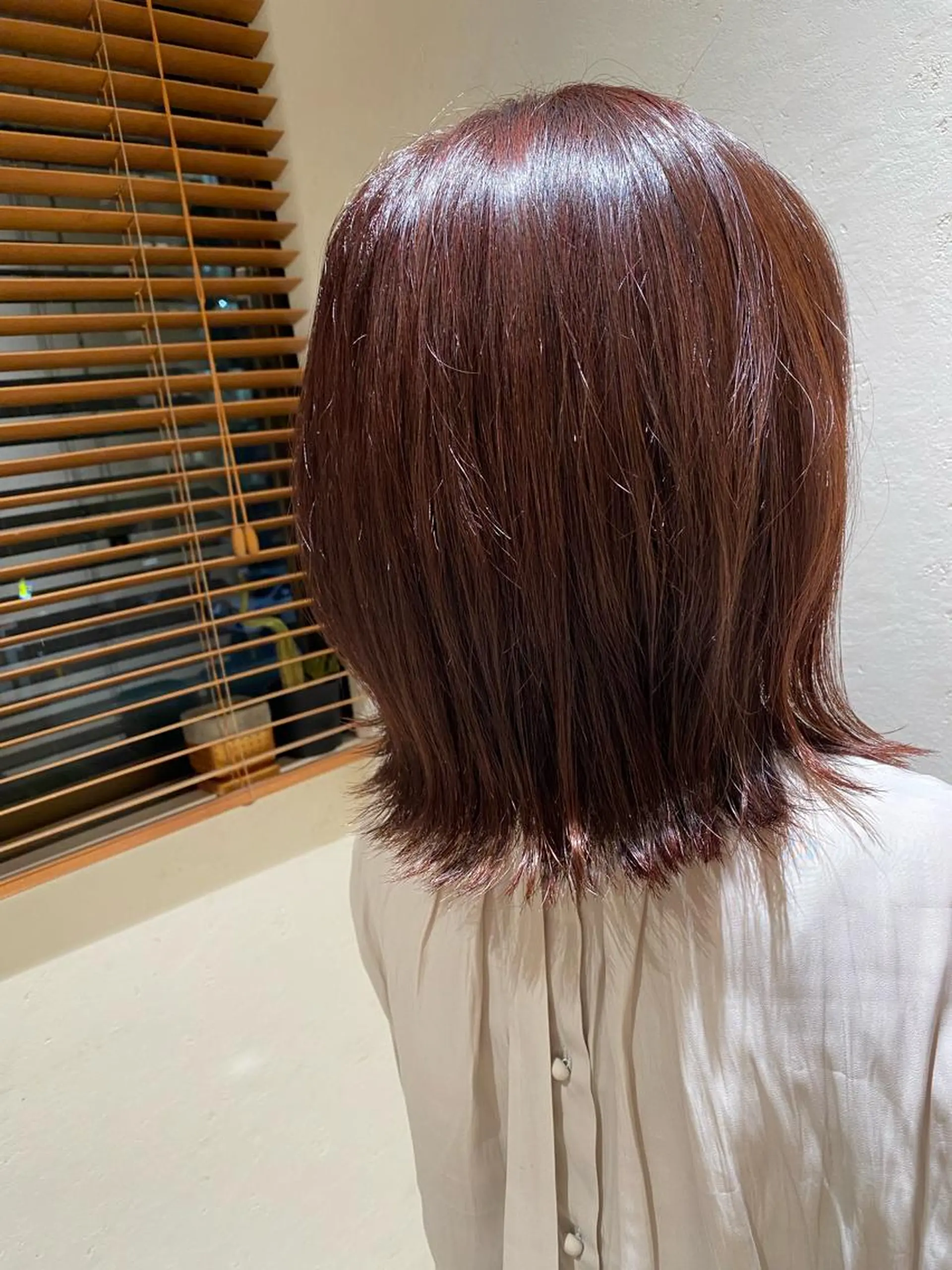 カラー ボルドーカラー 中村 莉子のヘアスタイル