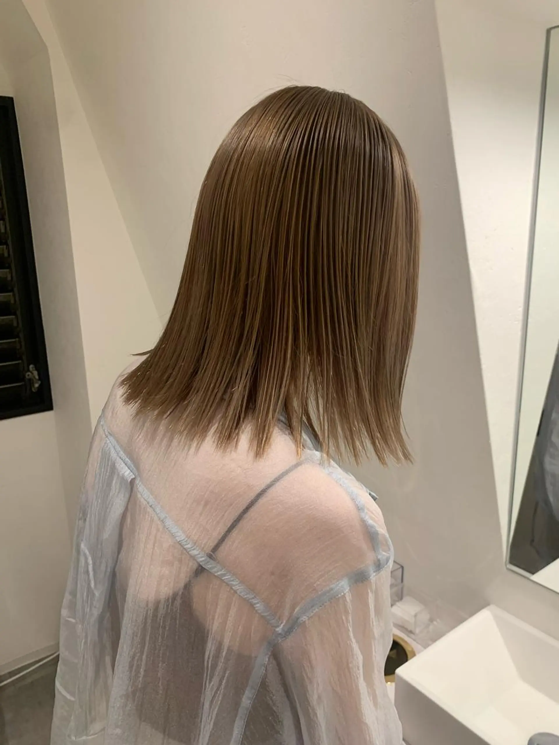 セミロング ヘアカラー トリートメント 落合希 Olivebeigeのヘアスタイル