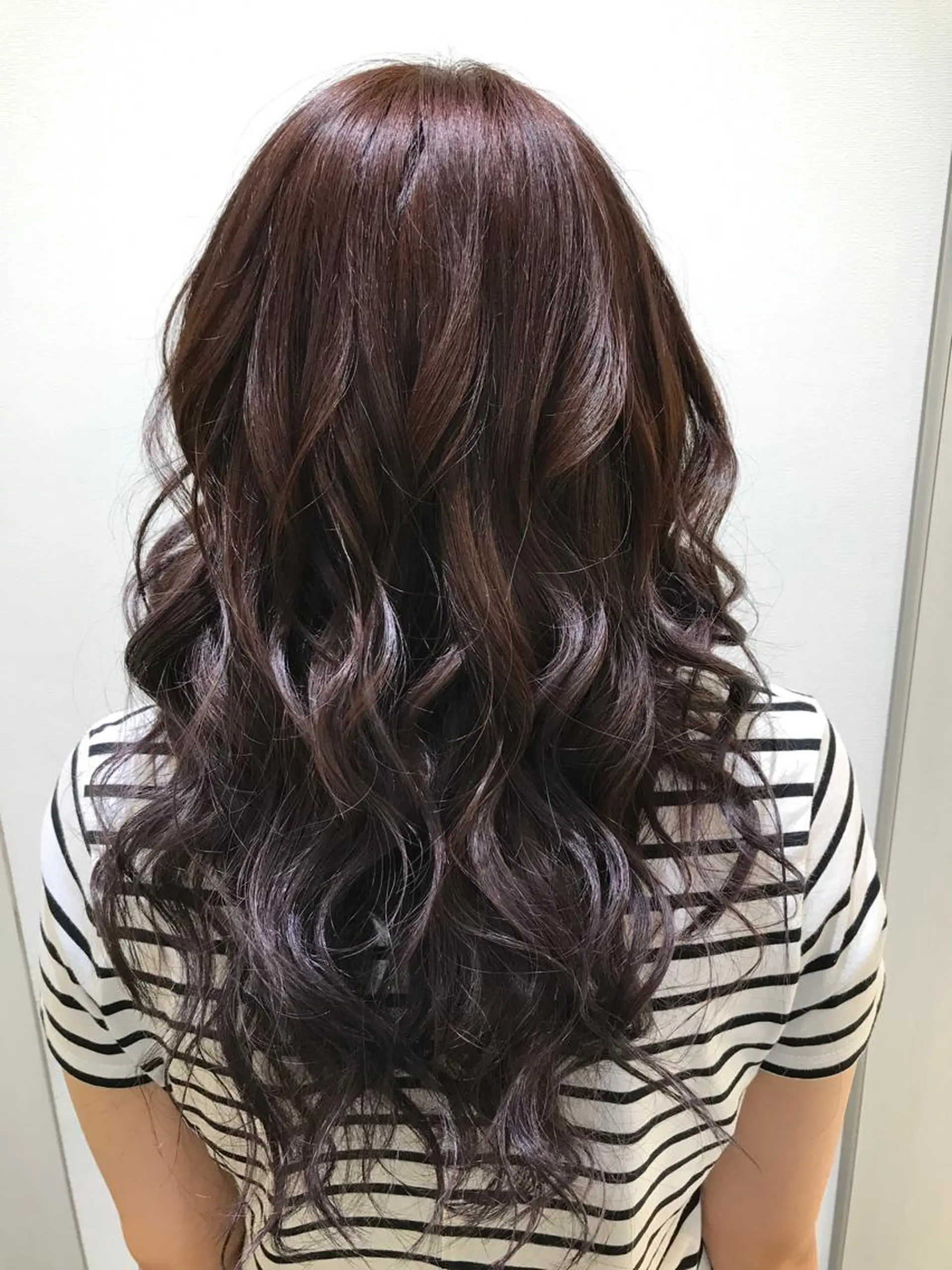 ロング カラー グラデーションカラー パープルカラー 清藤綾/脱白髪染め 白髪ぼかしハイライトのヘアスタイル