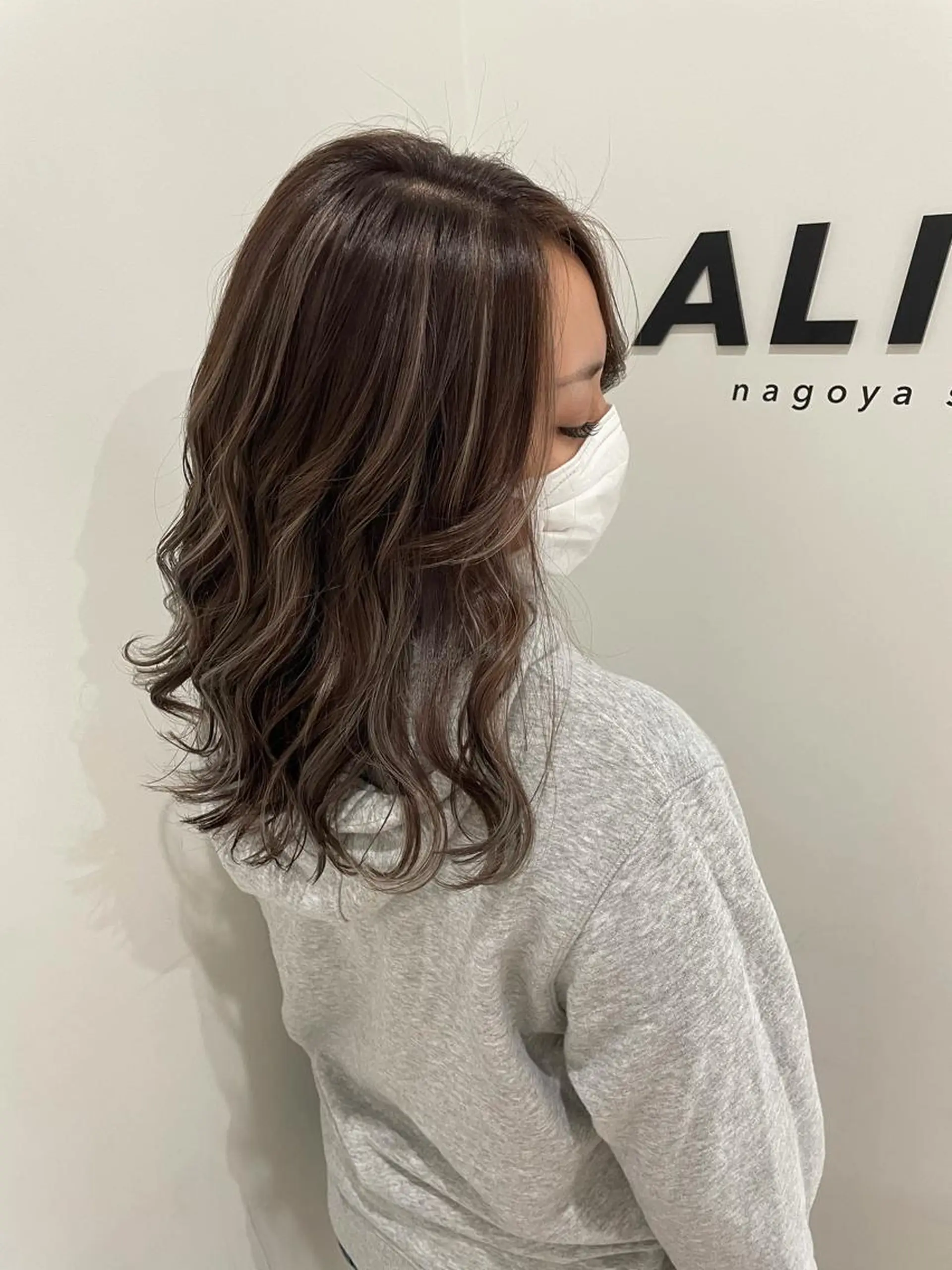 ミディアム LINOET  nagoya所属・手島 カミラのヘアスタイル