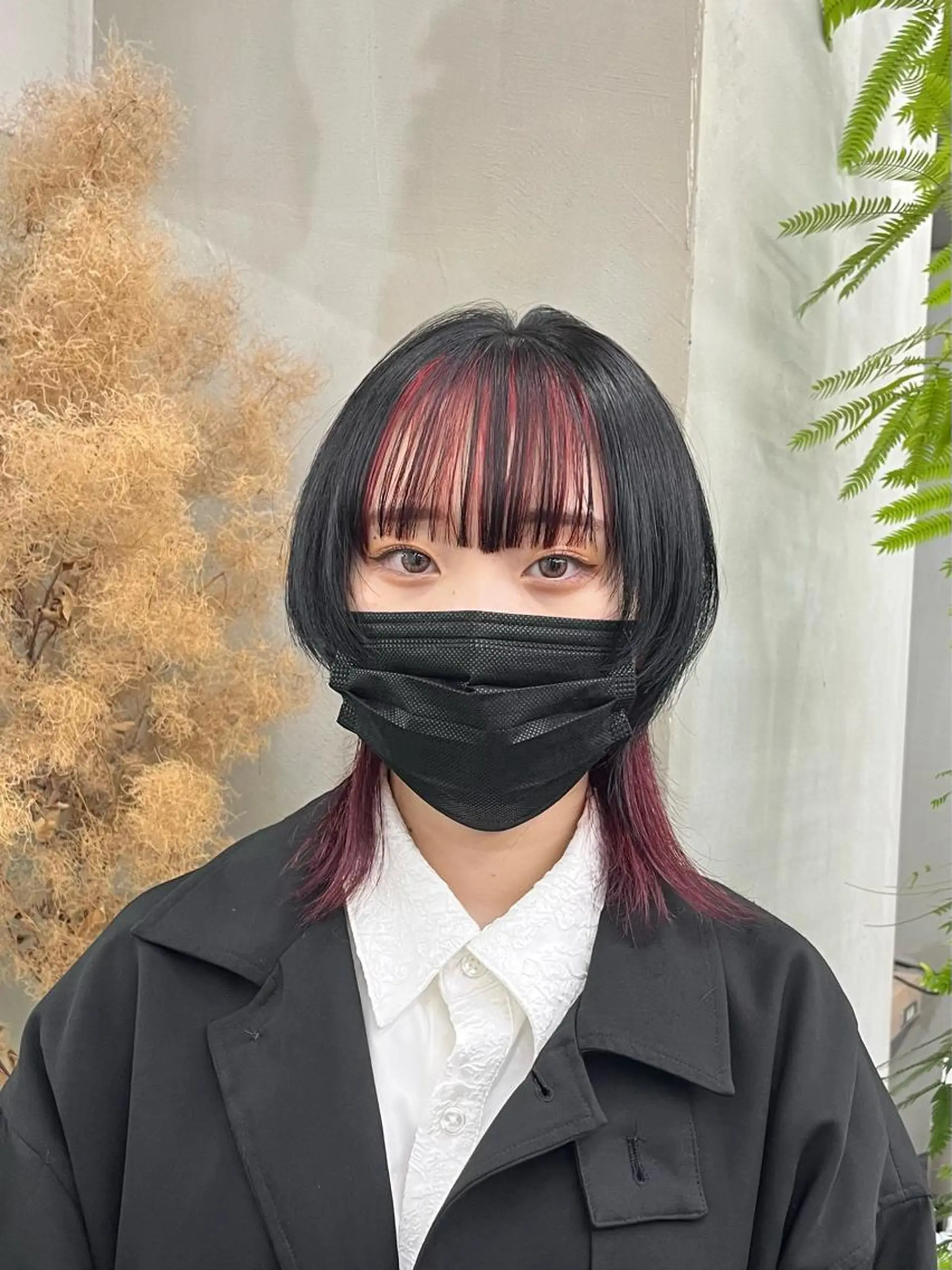 ミディアム カット ヘアカラー イツク ⚡️ ルーツ/ハイトーンのヘアスタイル