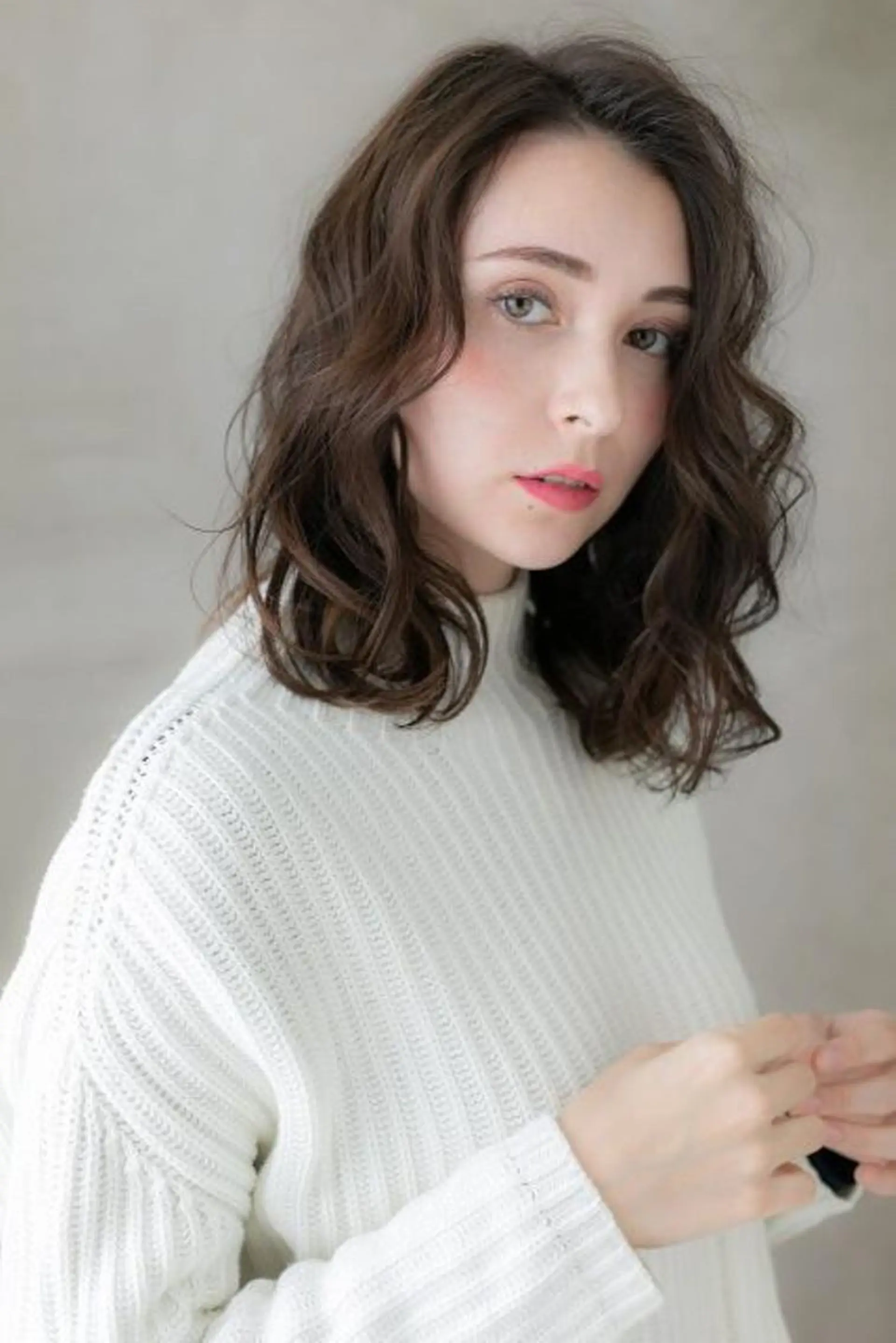 ミディアム パーマ ヘアアレンジ ミディアムパーマ 似合わせスタイル🫧 木村夏暢のヘアスタイル