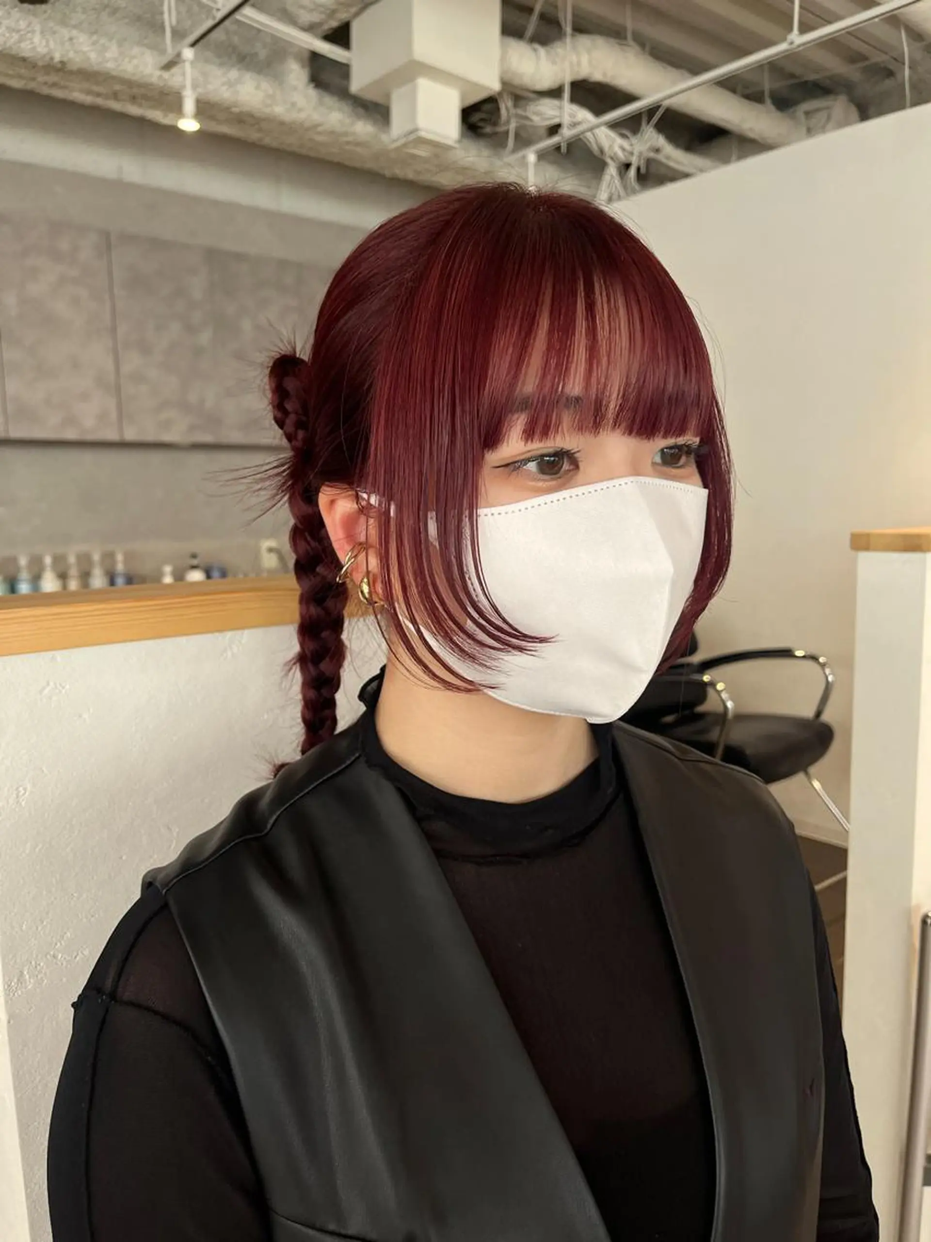 ミディアム カラー ボルドーカラー ブラウンカラー ハイトーンカラー レッドカラー カット ヘアカラー トリートメント 桃果 momokaのヘアスタイル