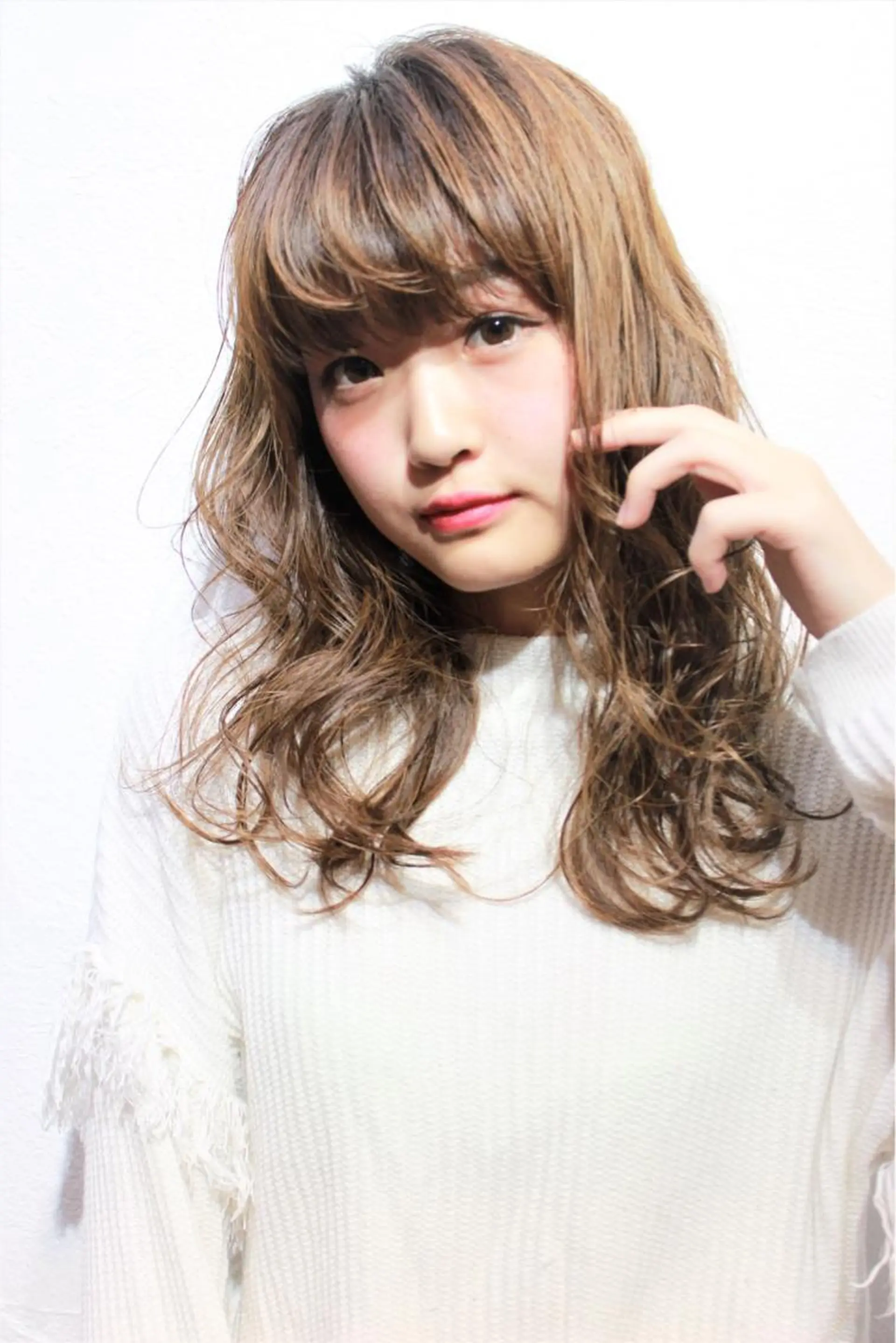 ミディアム アッシュ カット ヘアカラー トリートメント 所渉/韓国レイヤー /ウルフカットのヘアスタイル