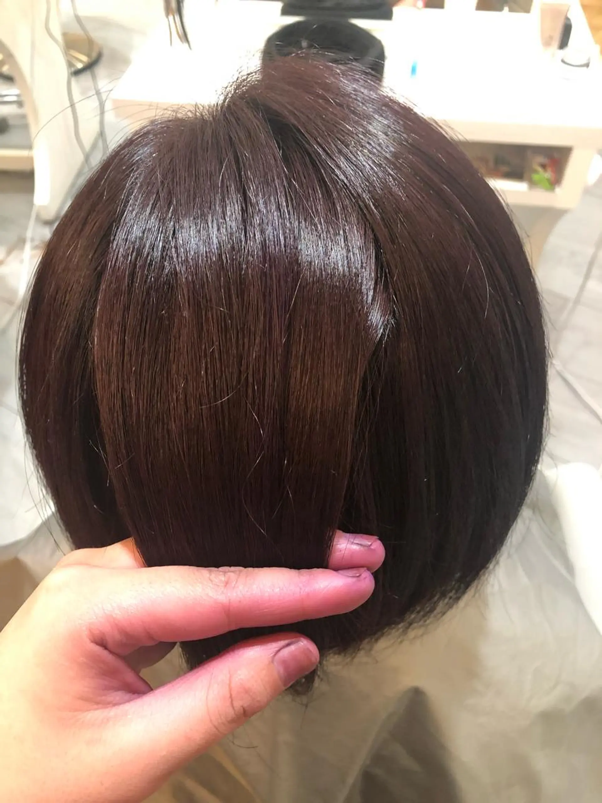 ショート カラー バイオレットカラー コテ巻きパーマ 阪上 沙織のヘアスタイル