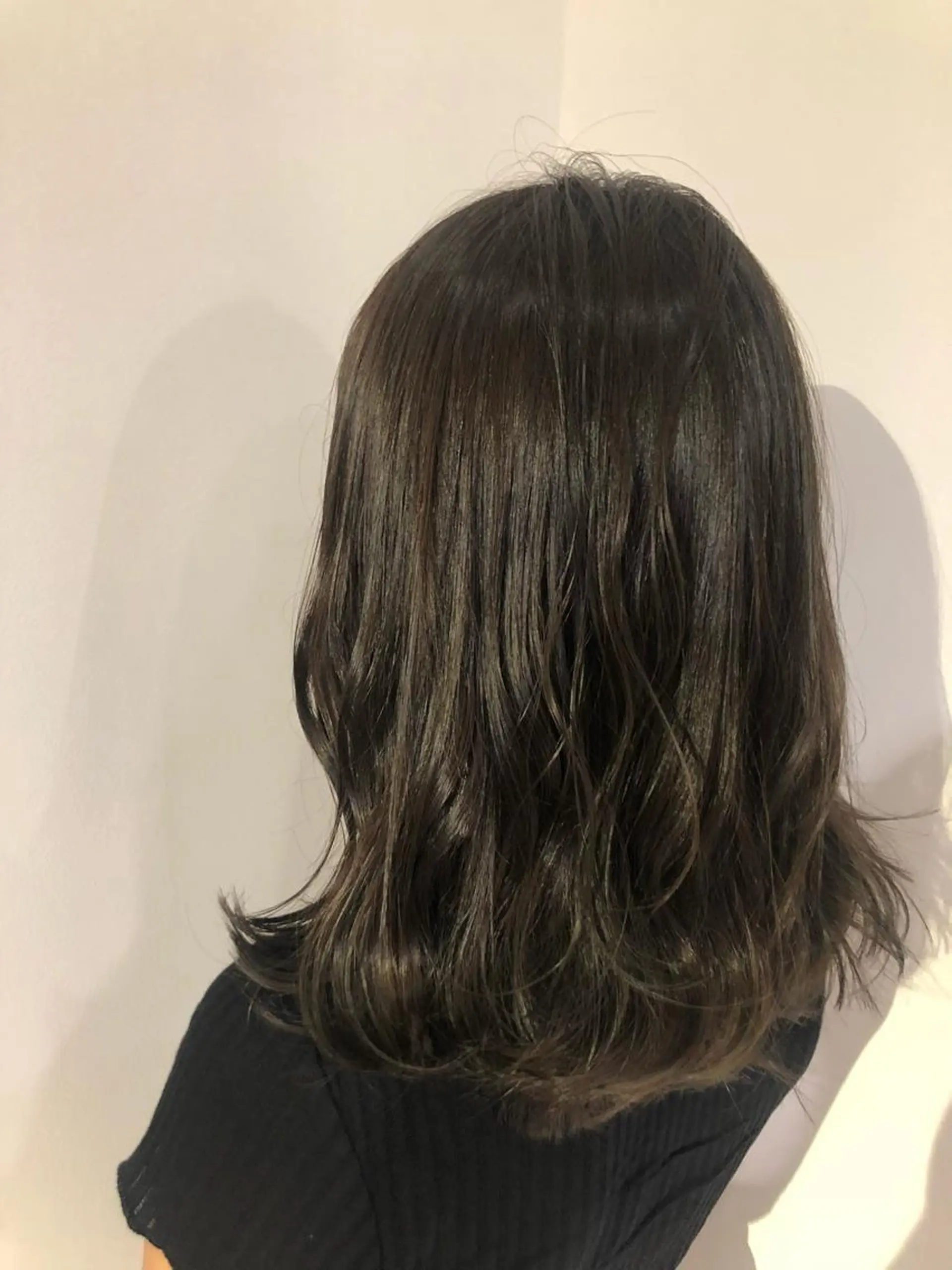 ミディアム カラー ブルーカラー ブルージュ scene. haraのヘアスタイル