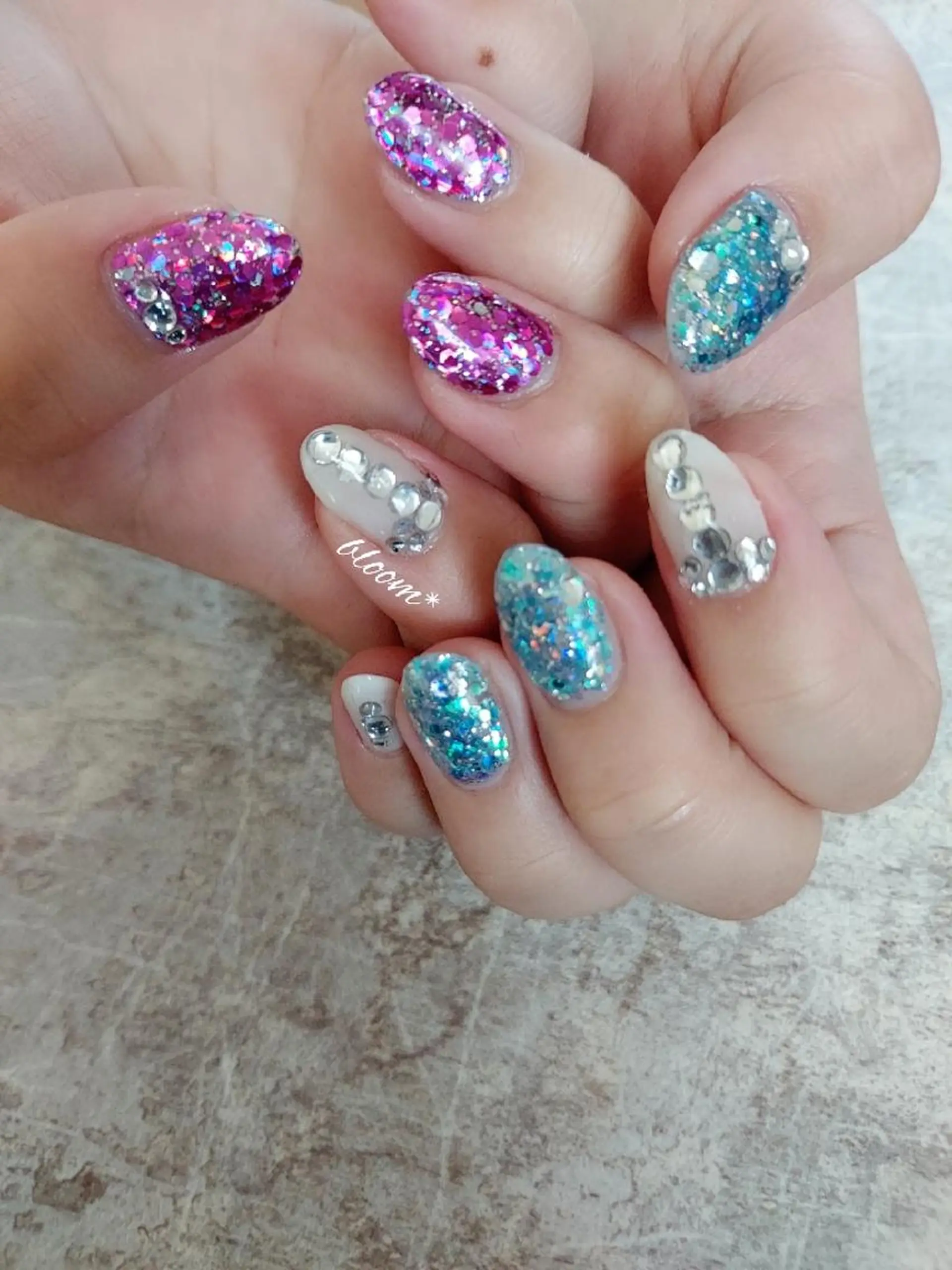 ネイル キラキラネイル ハンドネイル bloom *のネイルデザイン