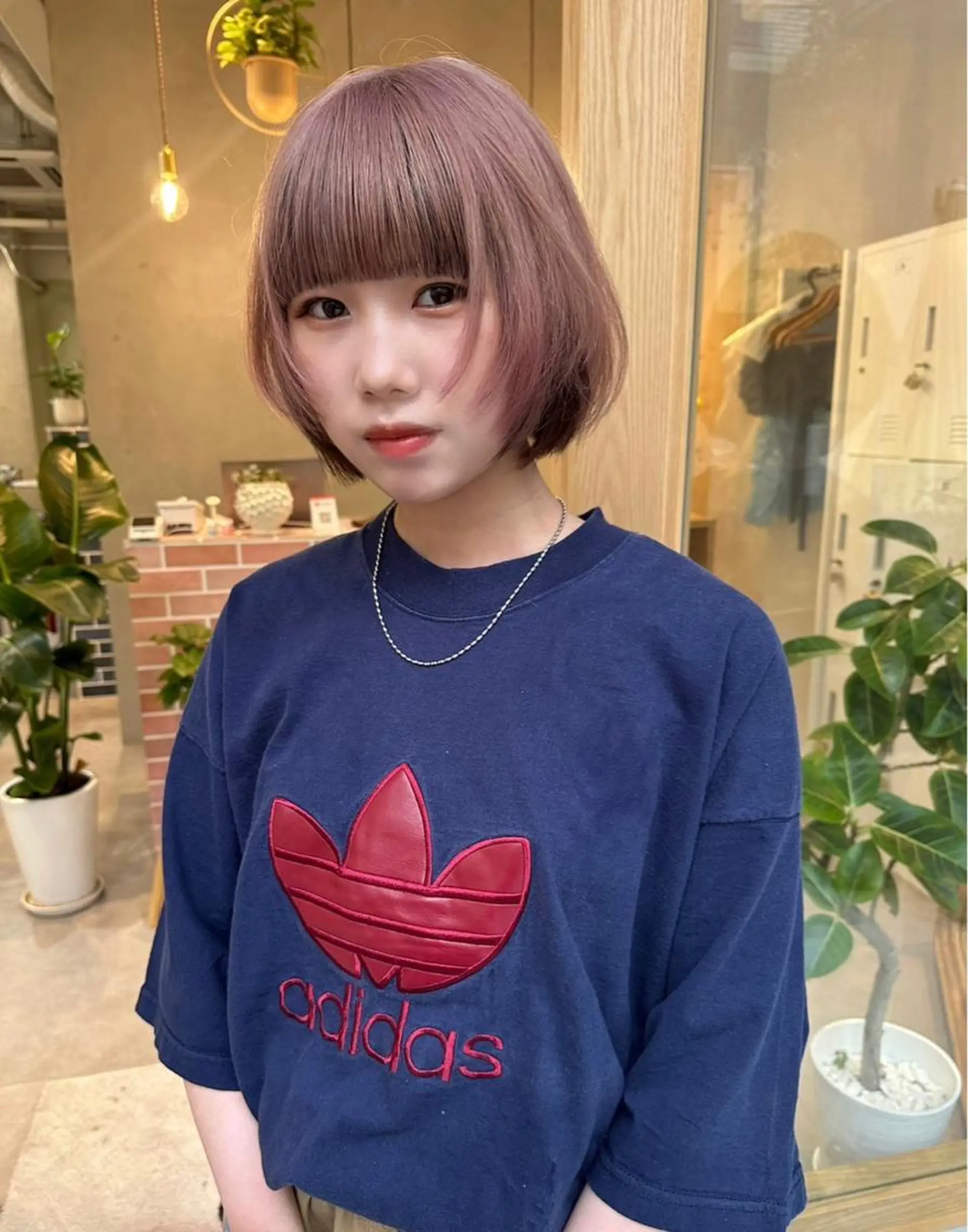 ショート ミルクティーベージュ outaのヘアスタイル