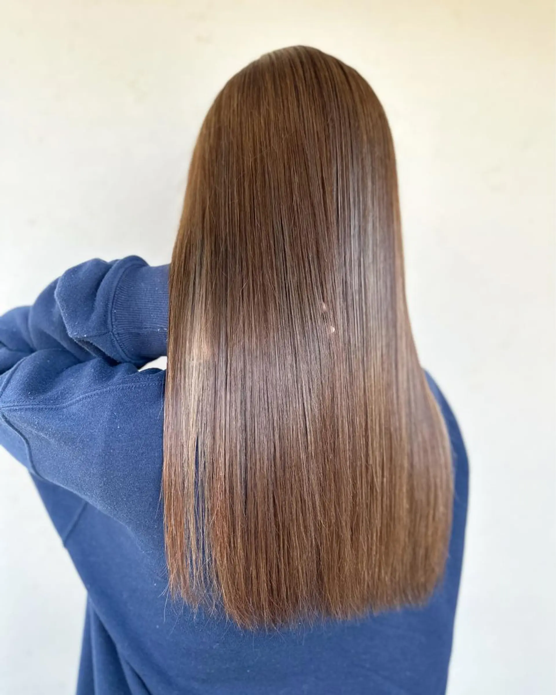 ロング カラー お団子ヘア アッシュ バレイヤージュ ブリーチ ブルーカラー カット ヘアカラー トリートメント うる艶カラー美容師 ayumiのヘアスタイル