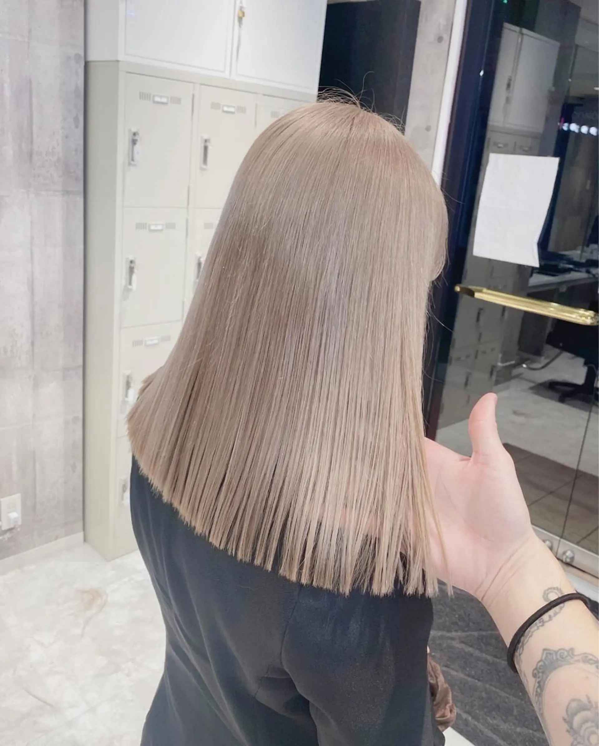 セミロング カラー ヘアアレンジ アッシュ アッシュグレー ベージュカラー 黒髪 ブリーチ ヘアカラー トリートメント TAKUMAブリーチ /切りっぱなし🪽のヘアスタイル