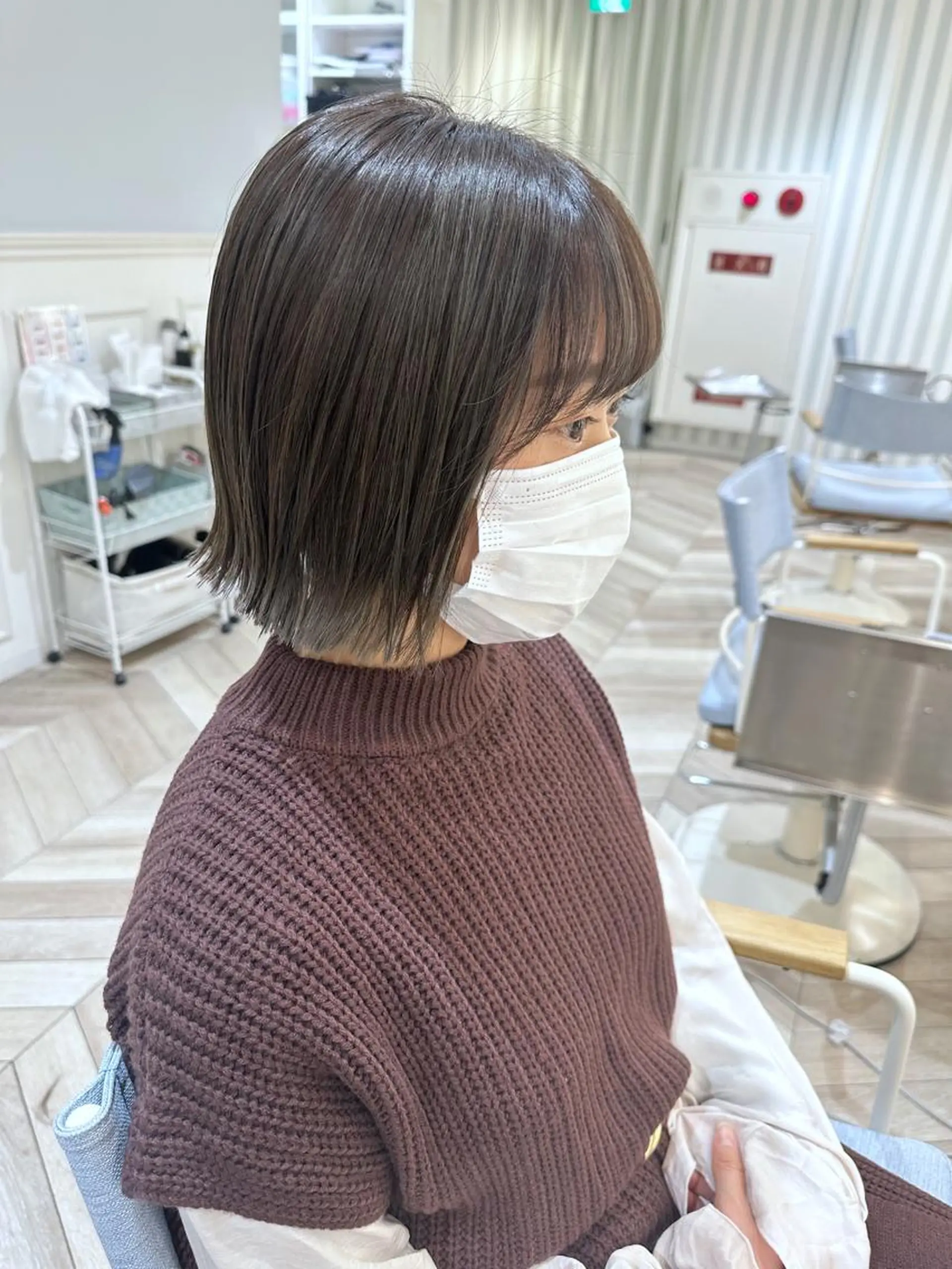 ショート カラー グレージュ ハイライトカラー オリーブグレージュ オリーブグレー ハイライト 小顔レイヤー/ ベージュ🤍Rieのヘアスタイル