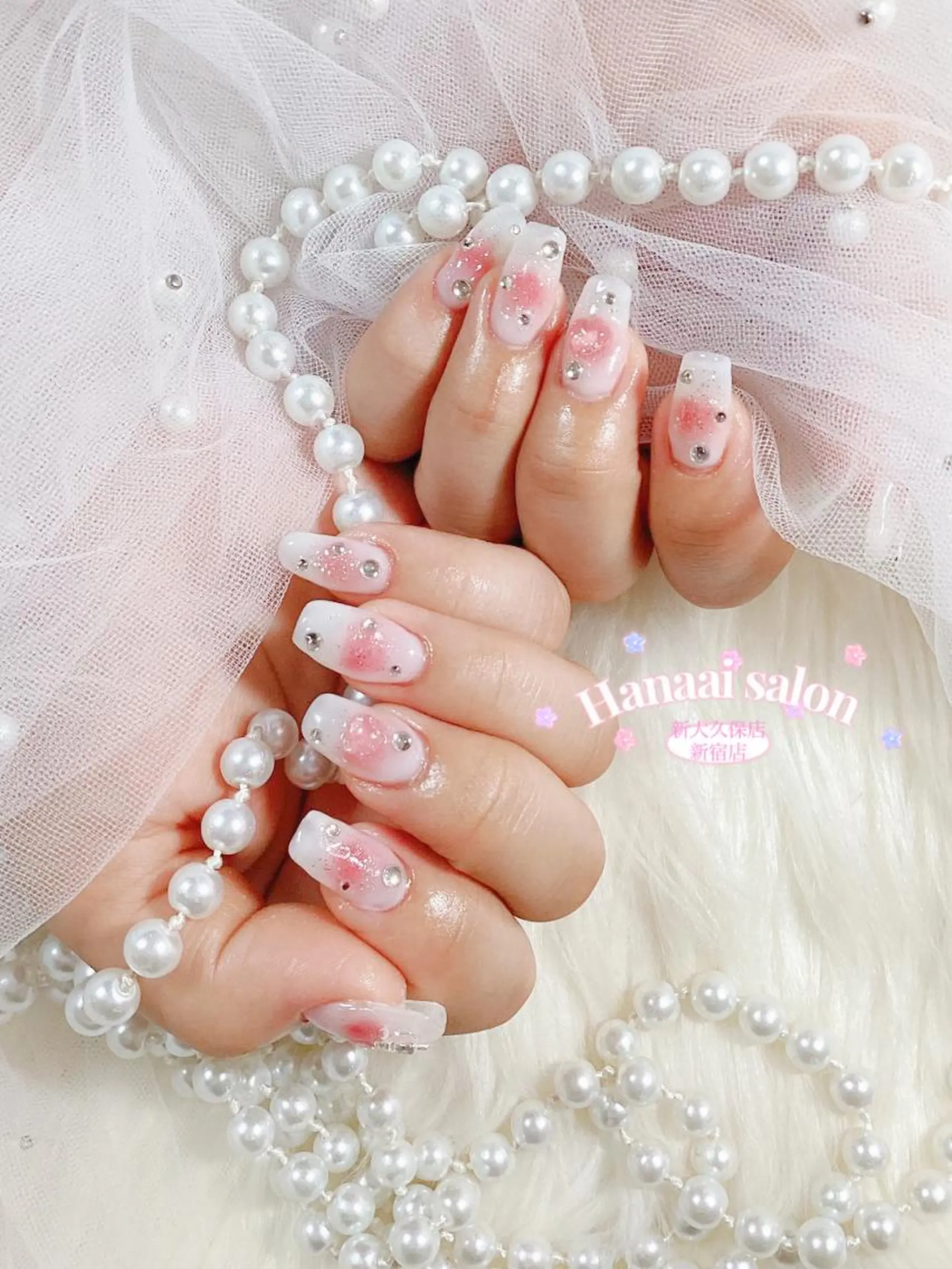 ミディアム Hanaai Salon新大久保店のネイルデザイン