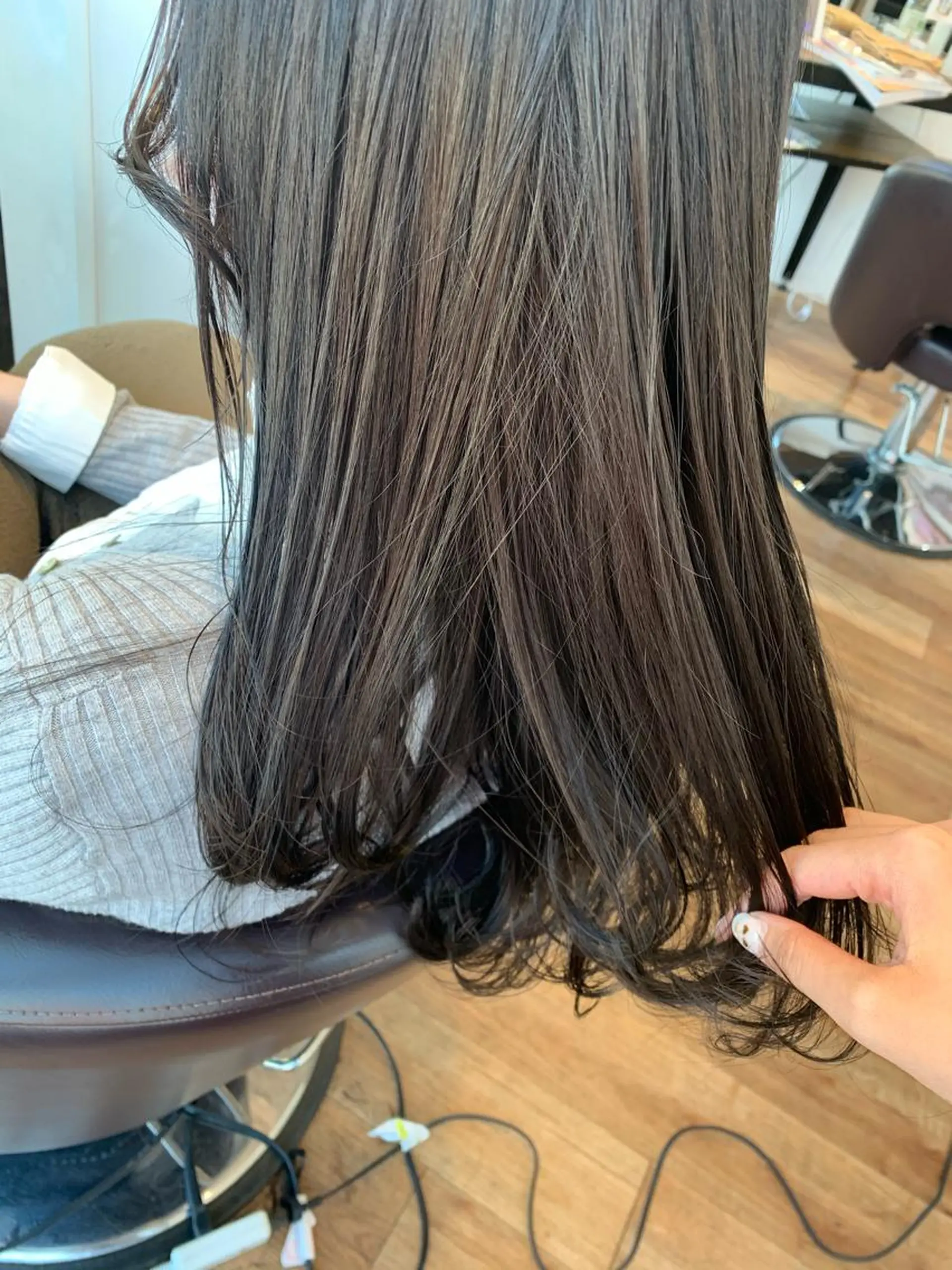 ロング カラー 透明感カラー グレージュ ロング ヘアカラー 藤間 帆乃夏（とうまほのかのヘアスタイル