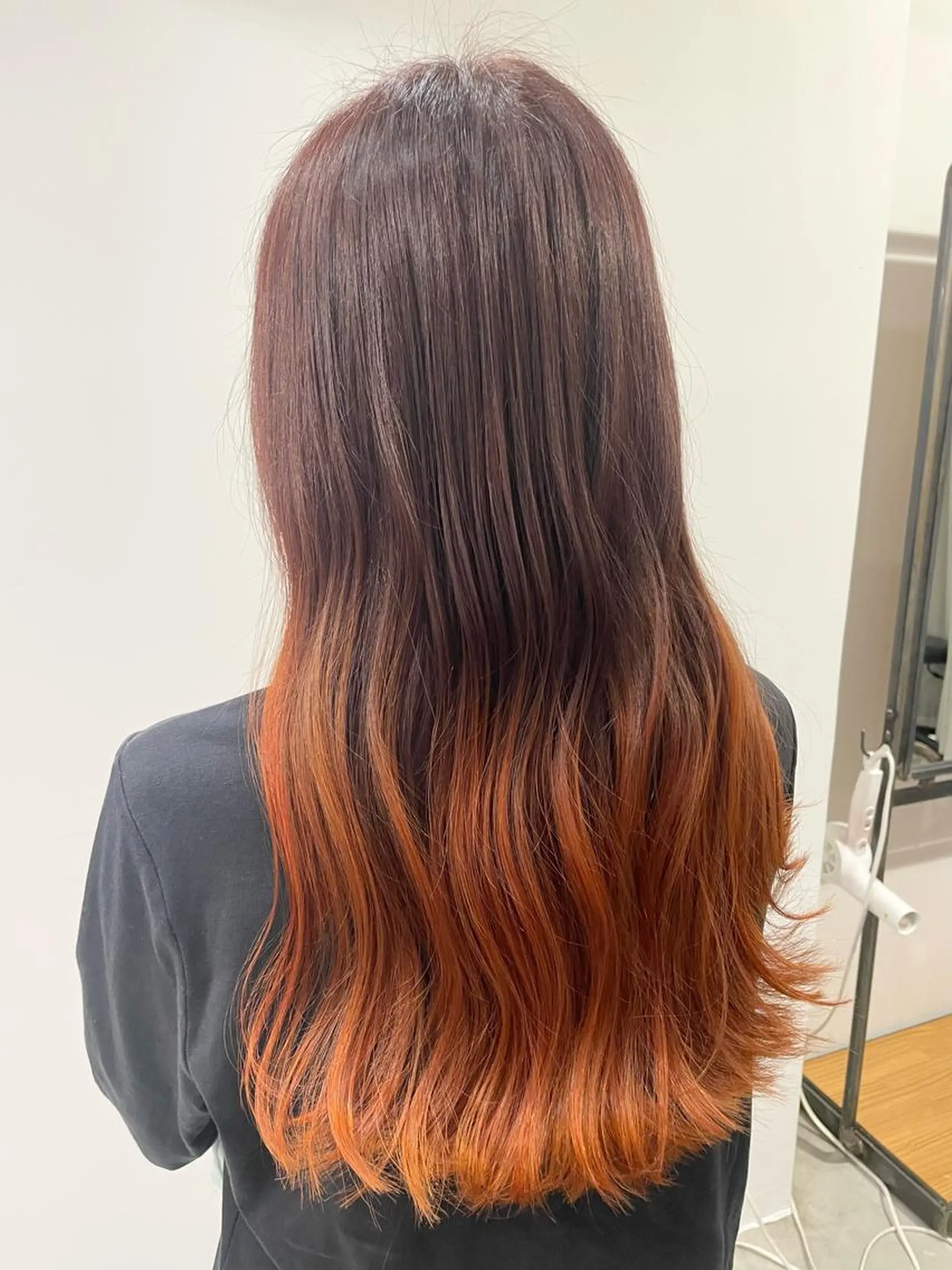 ロング カラー グラデーションカラー オレンジ ヘアカラー トリートメント 平澤 萌香のその他イメージ