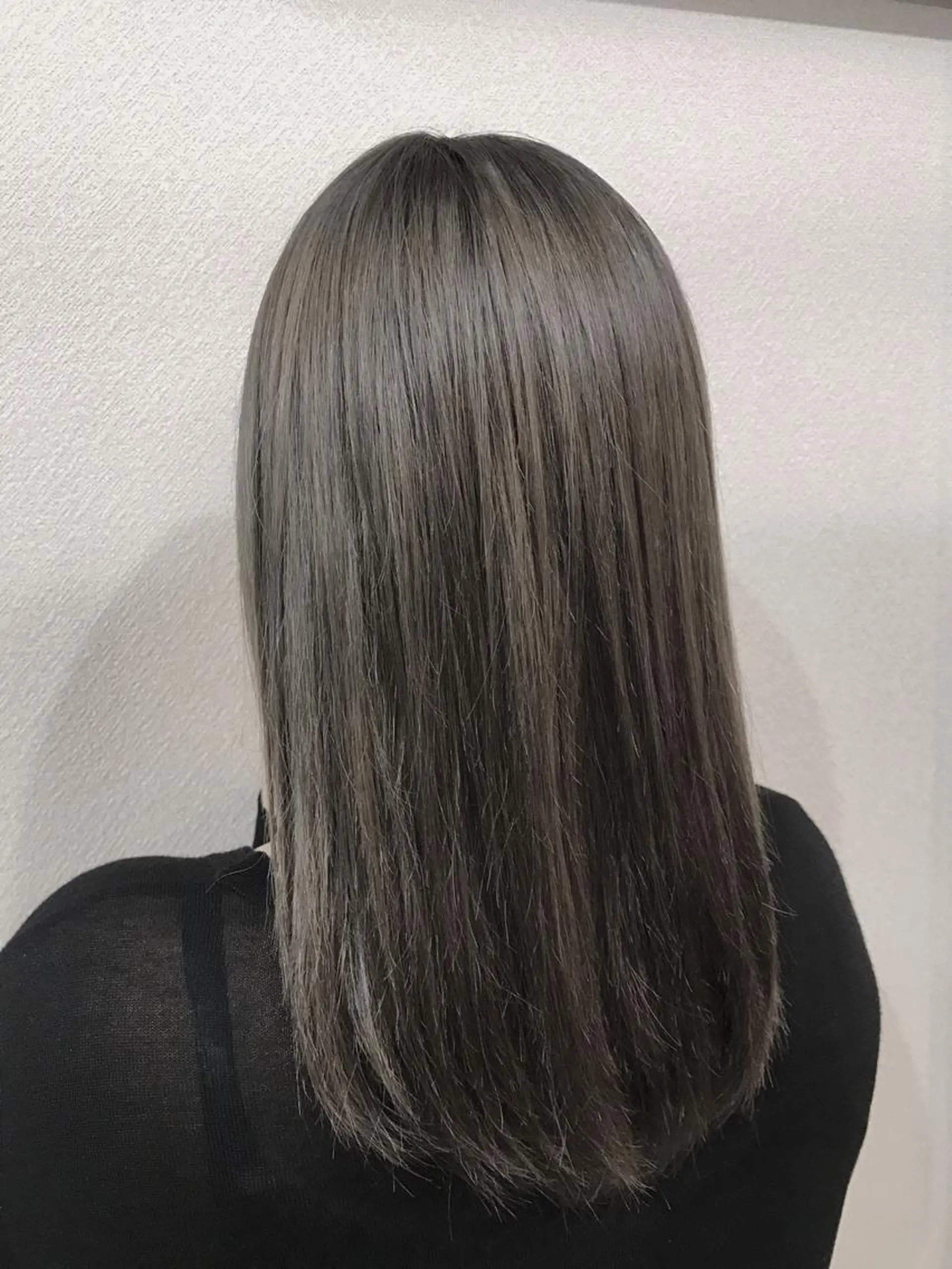 ロング カラー ブリーチ カット ヘアカラー 中川 仁のヘアスタイル